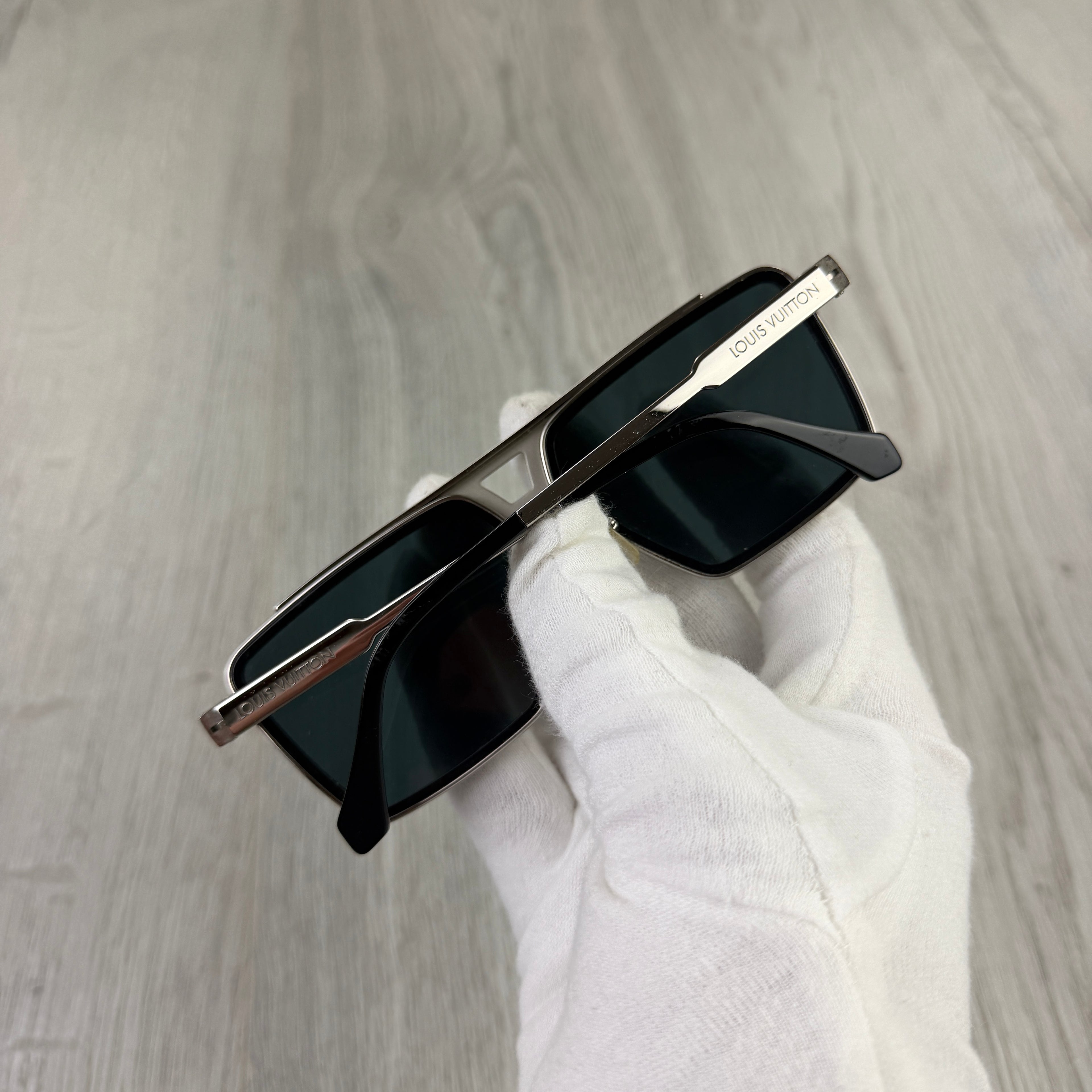 Louis Vuitton Men’s Black Silver Sunglasses