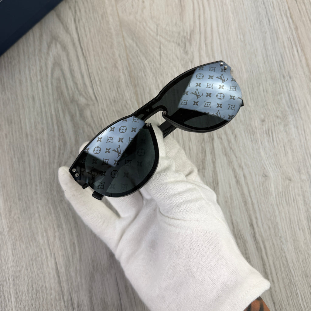 Louis Vuitton Men’s Black Waimea Monogram Rounded Sunglasses