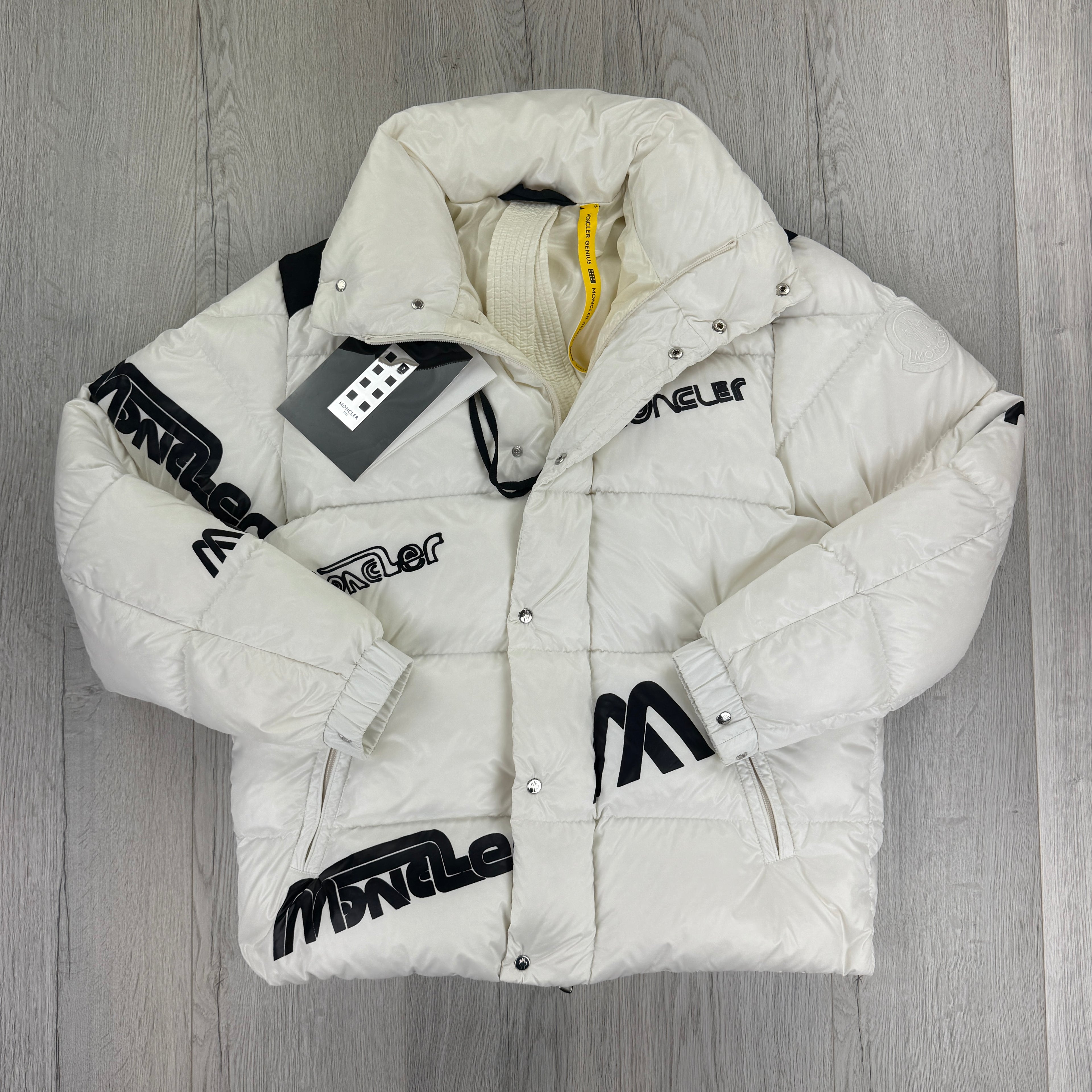 Moncler Mare Giubbotto Men’s White Puffer Jacket - Size 3