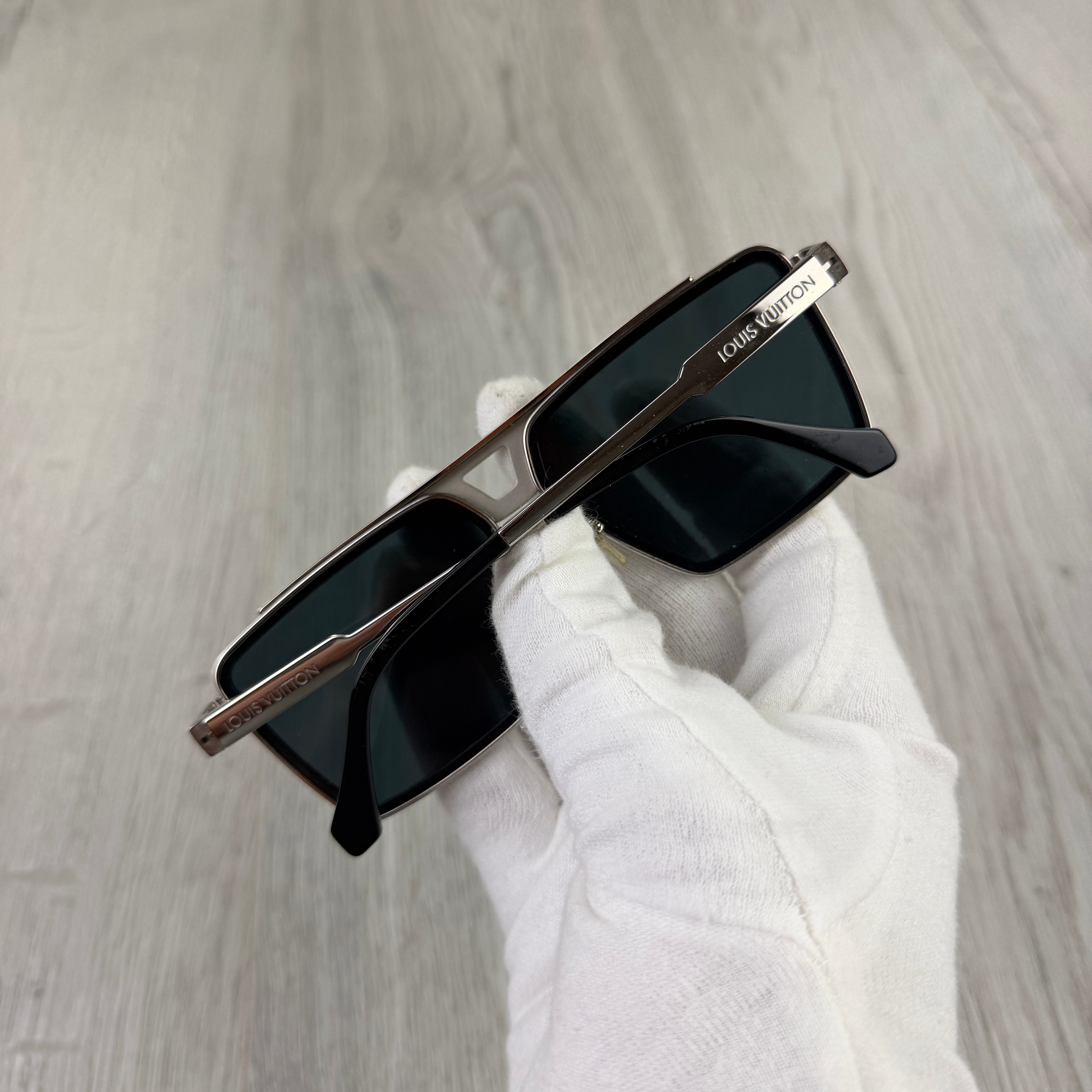 Louis Vuitton Men’s Black Silver Sunglasses
