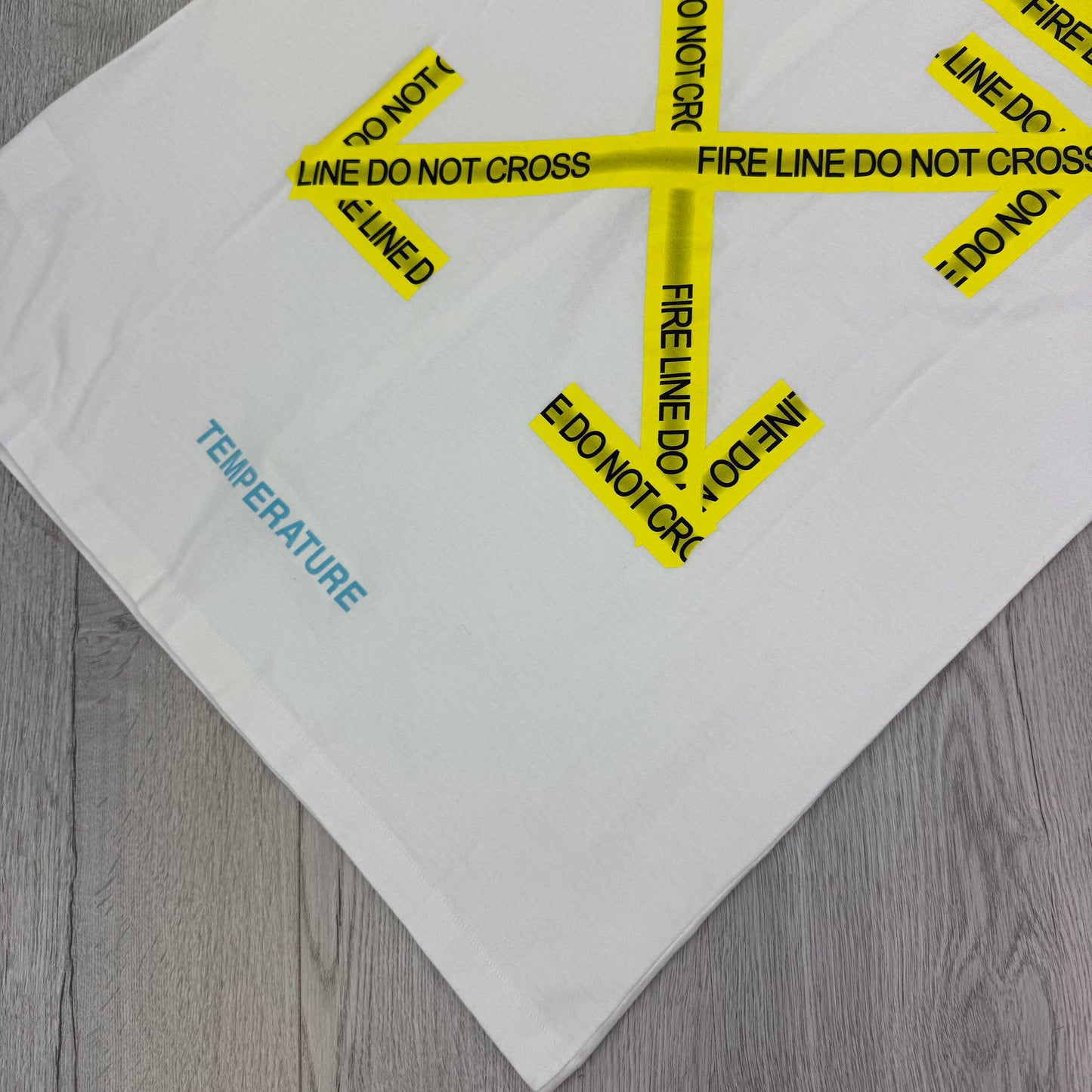 Off White Men’s Firetape Arrow White T-shirt - Small Oversized