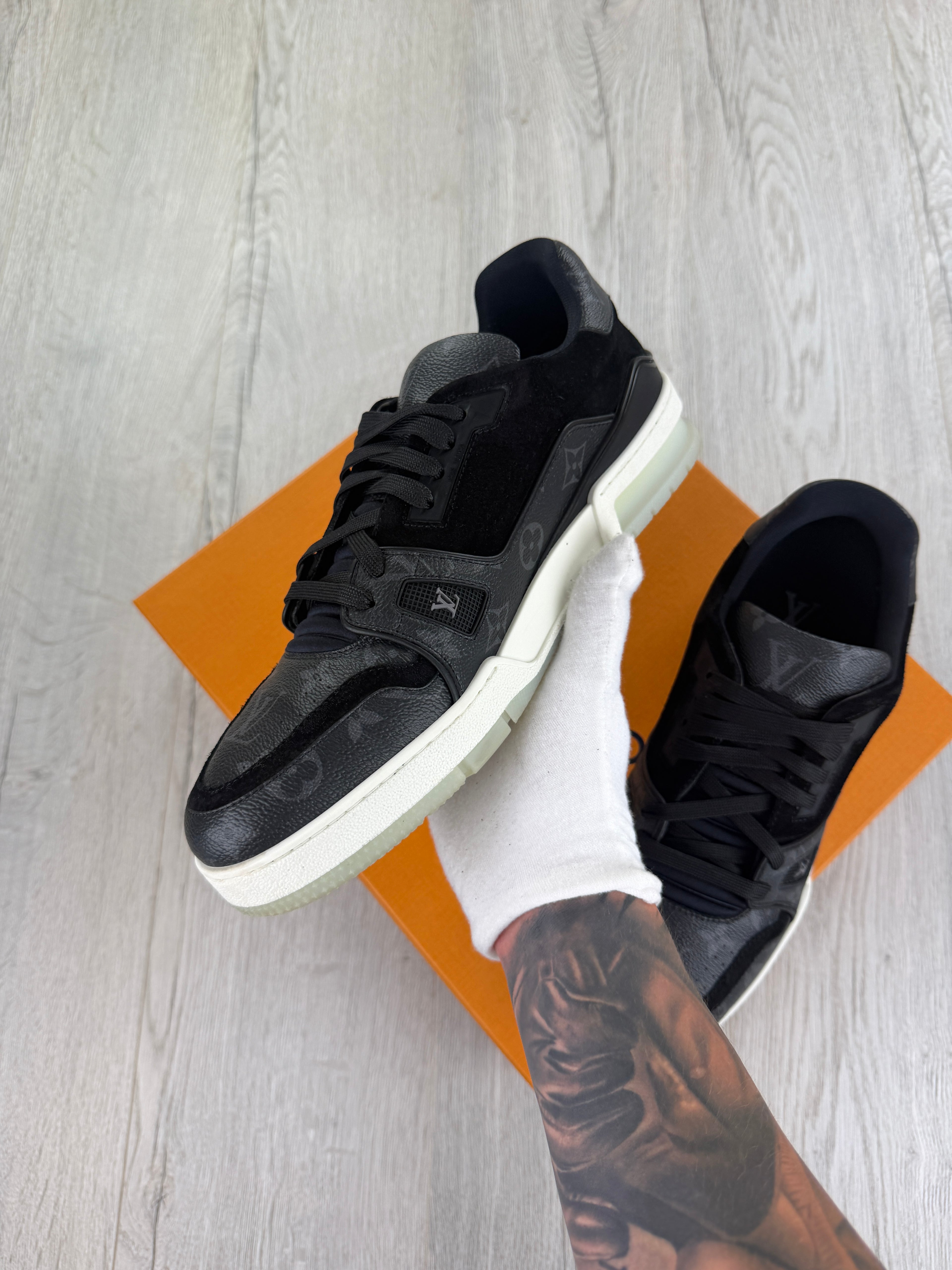 Louis Vuitton Men’s Black Low Trainers - Uk 9 (Fit 10)