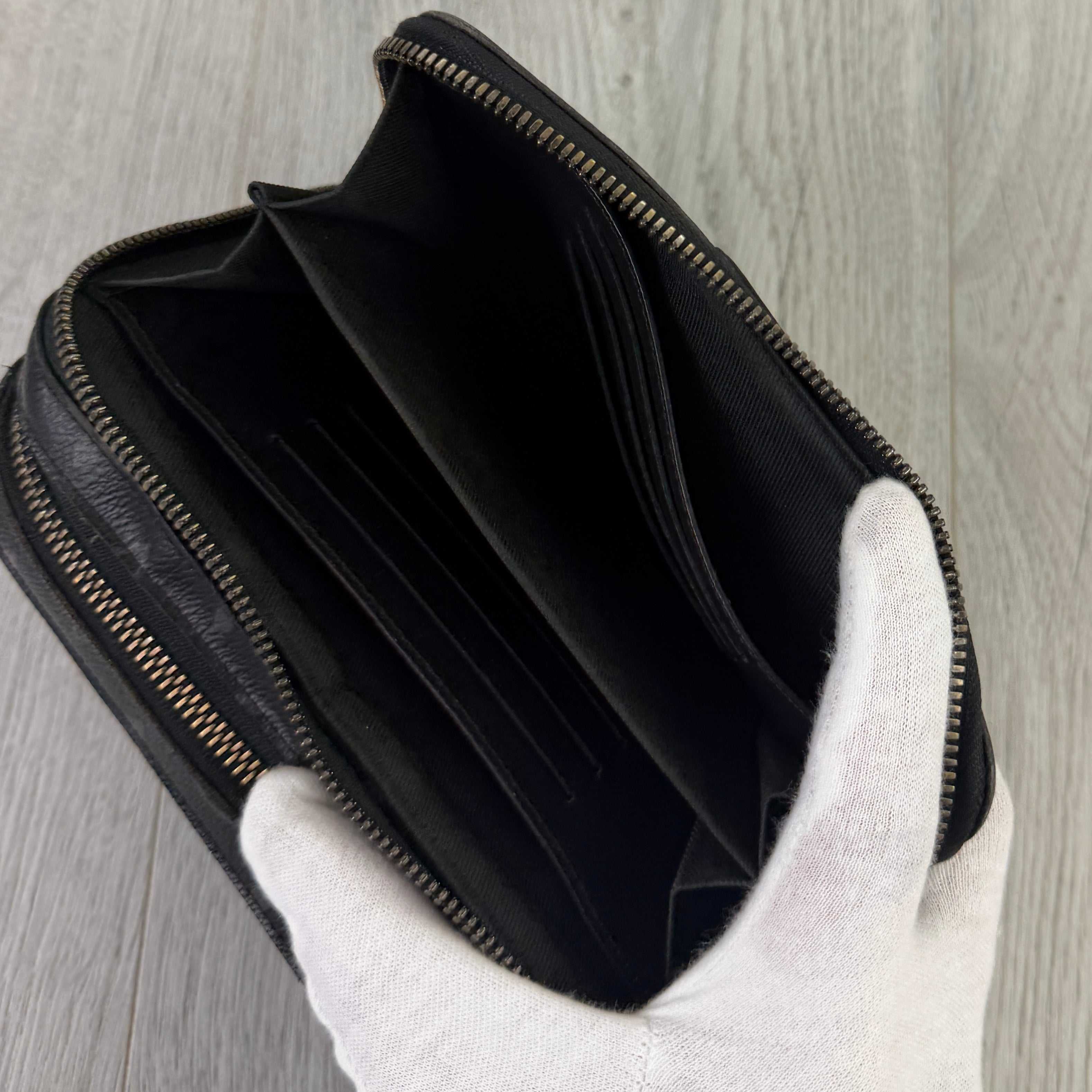 Louis Vuitton Men’s Black Monogram Alpha Wearable Shoulder Bag