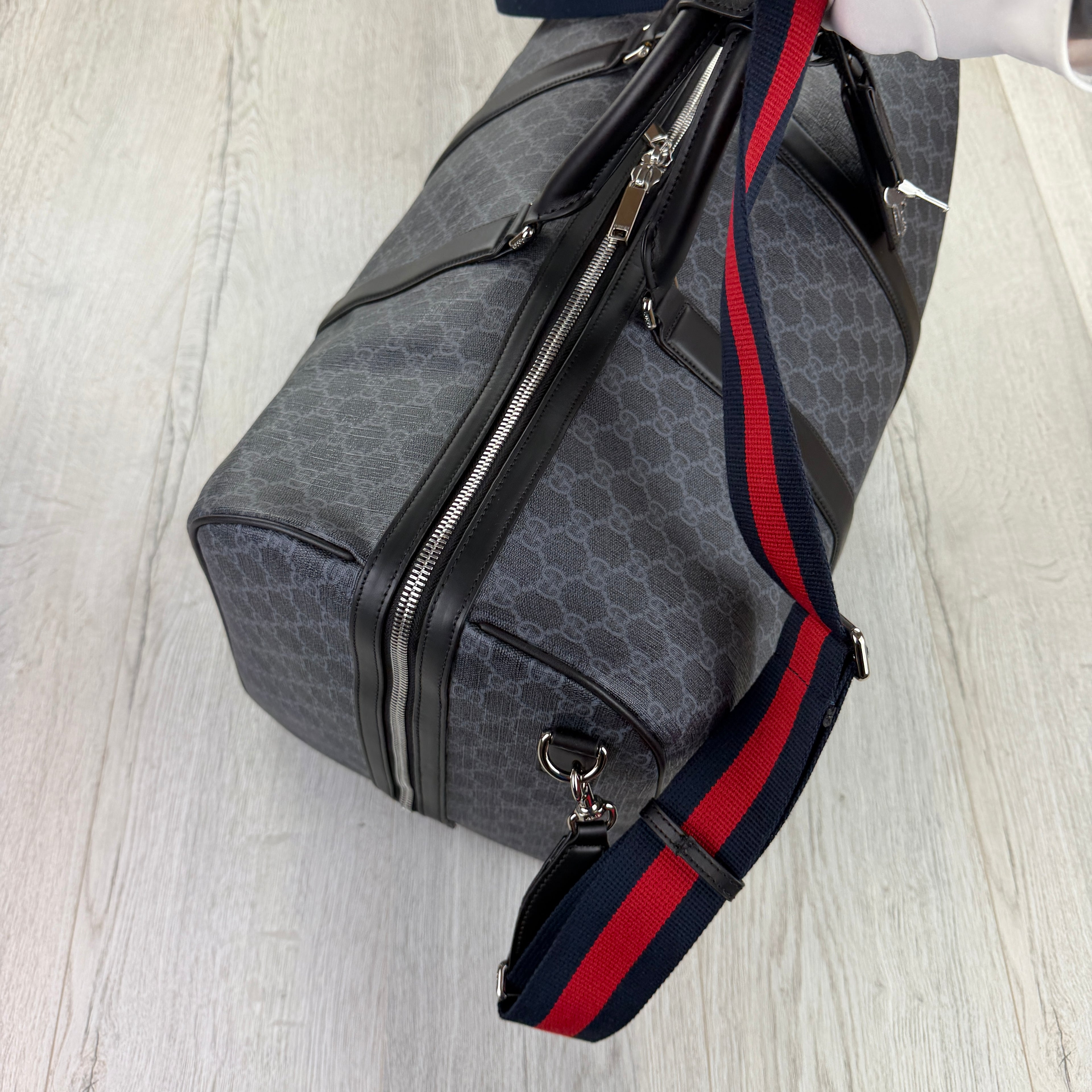 Gucci Mens Large GG Supreme Duffle Bag