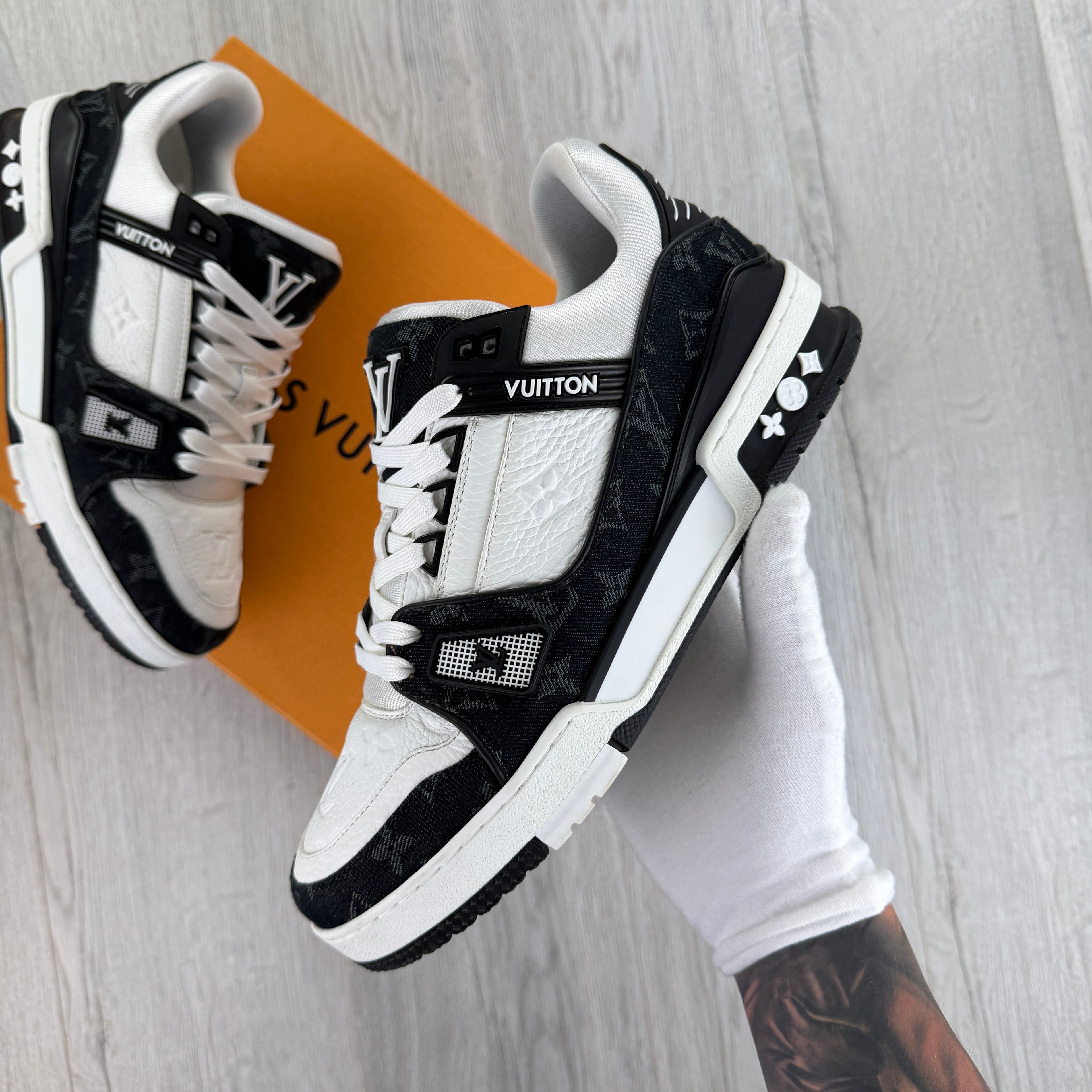Louis Vuitton Men’s Black & White Low Trainers - Uk 7 (Fit Uk 8)