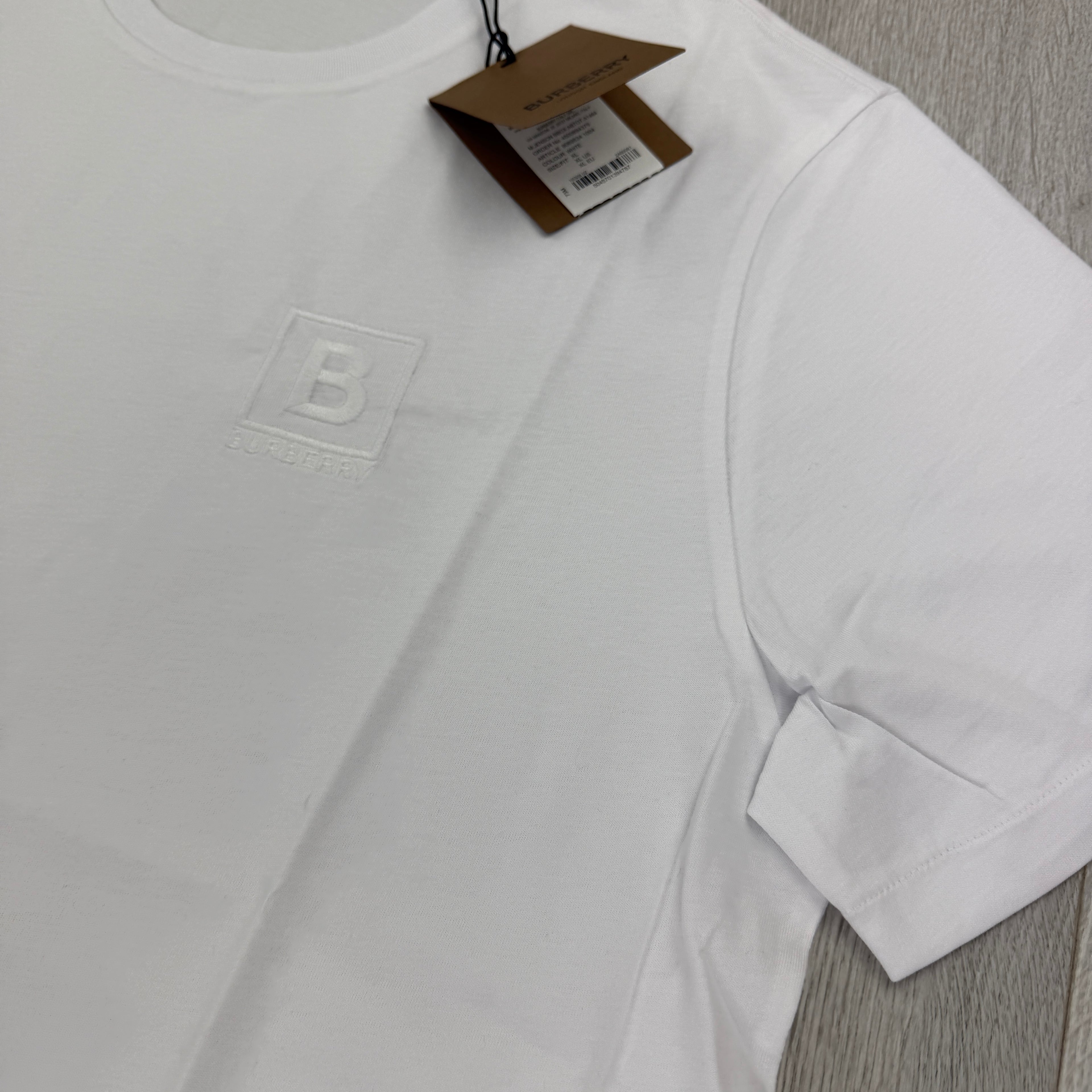 Burberry Men’s White T-shirt & Shorts Set - XL