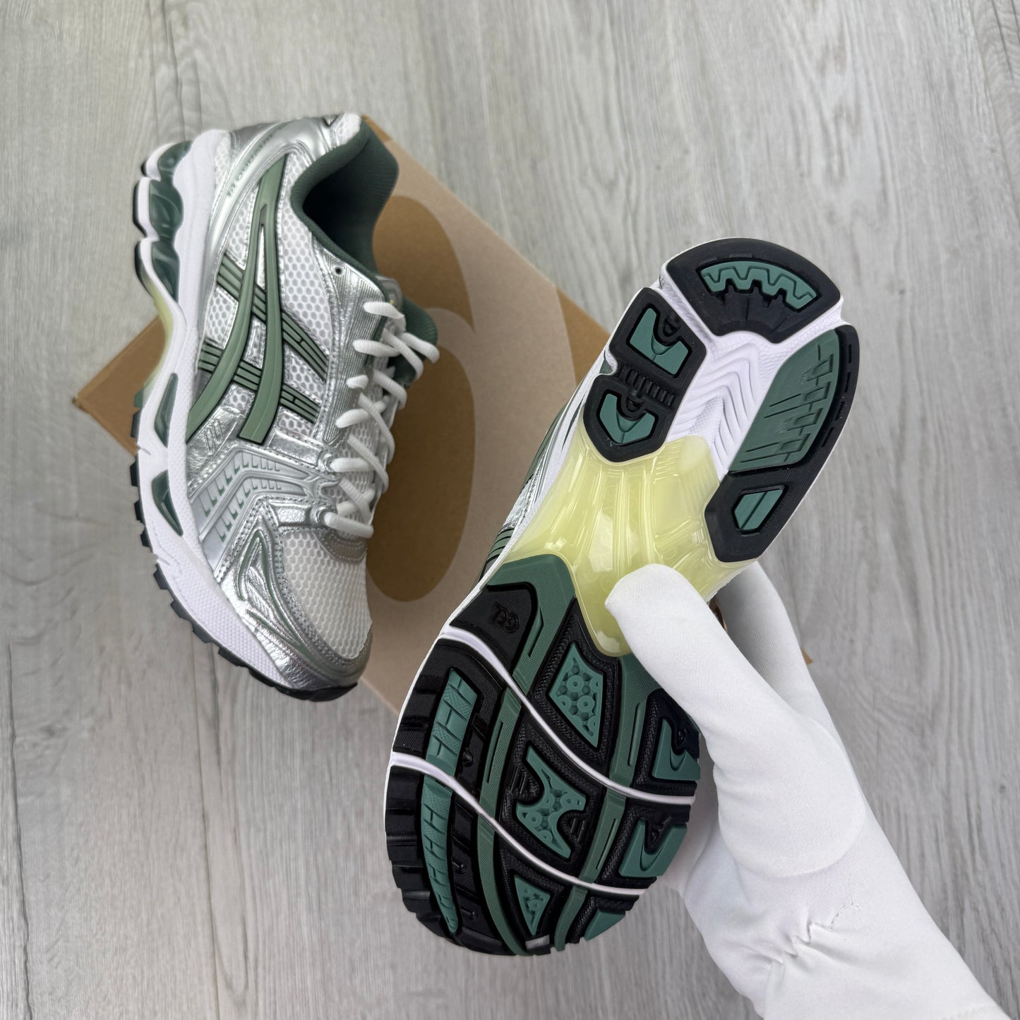 ASICS Men’s Gel-Kayano White / Slate Grey / Green Trainers