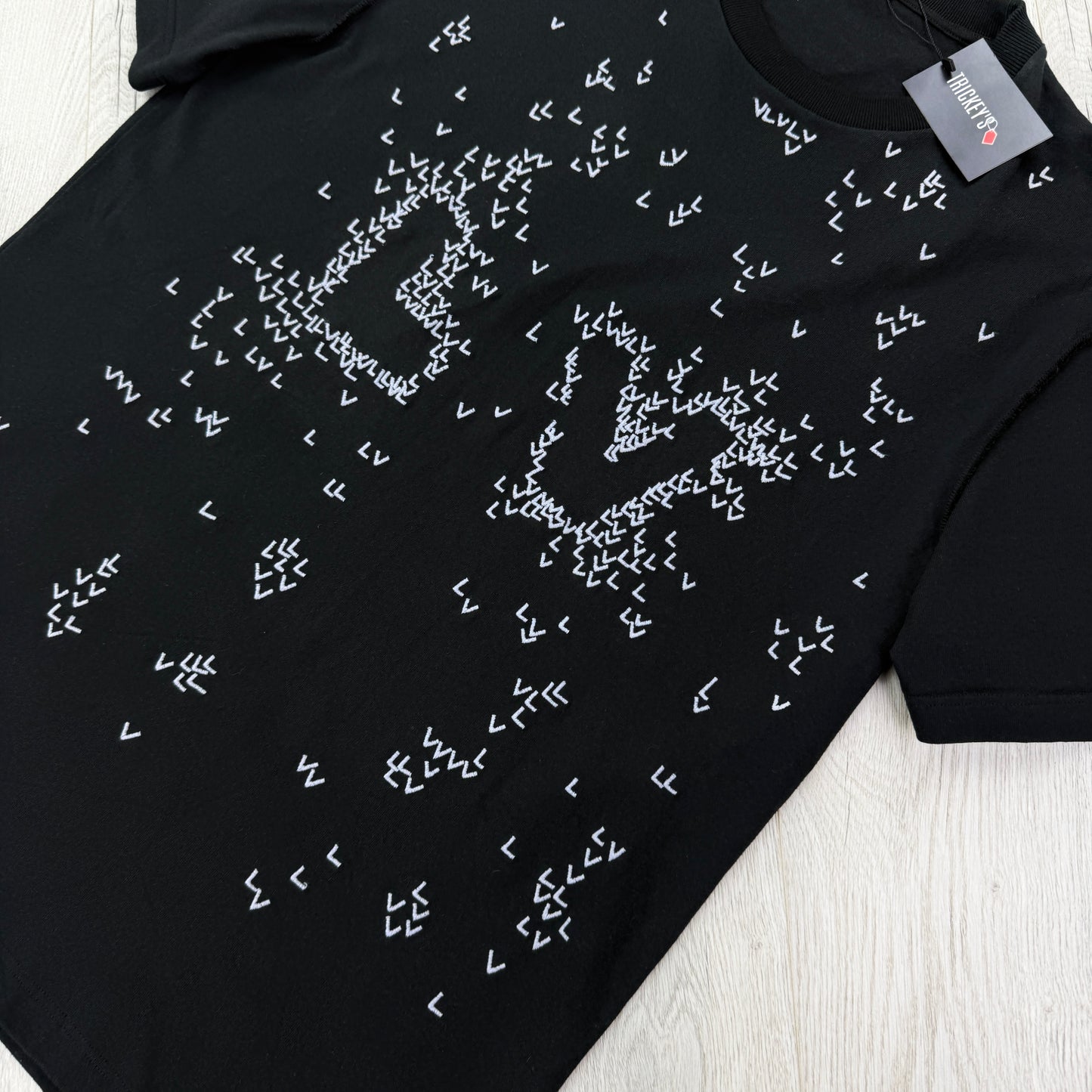 Louis Vuitton Men’s Black LV Spread Embroidered T-shirt - XL