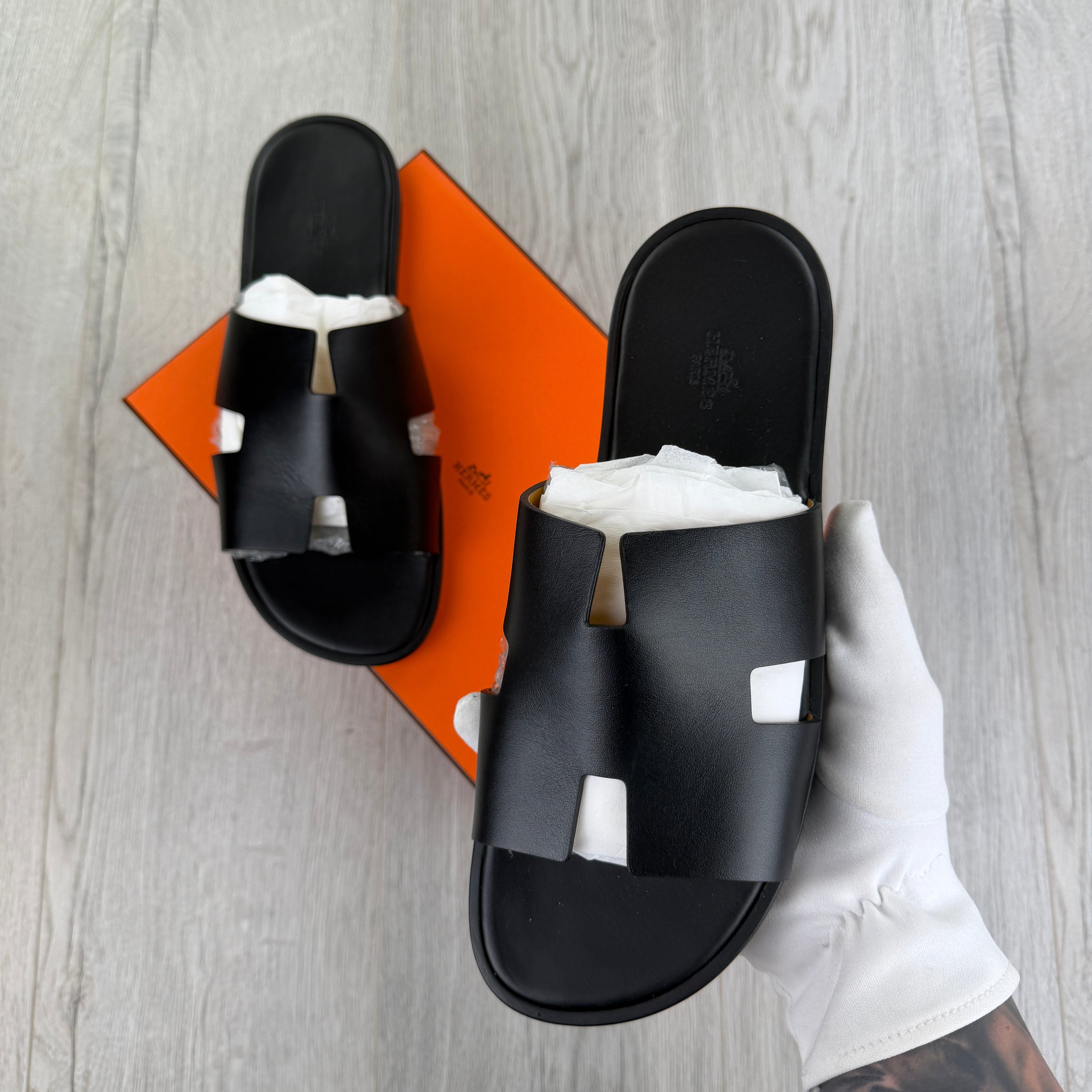 Hermes Men’s Izmir Black Sandals