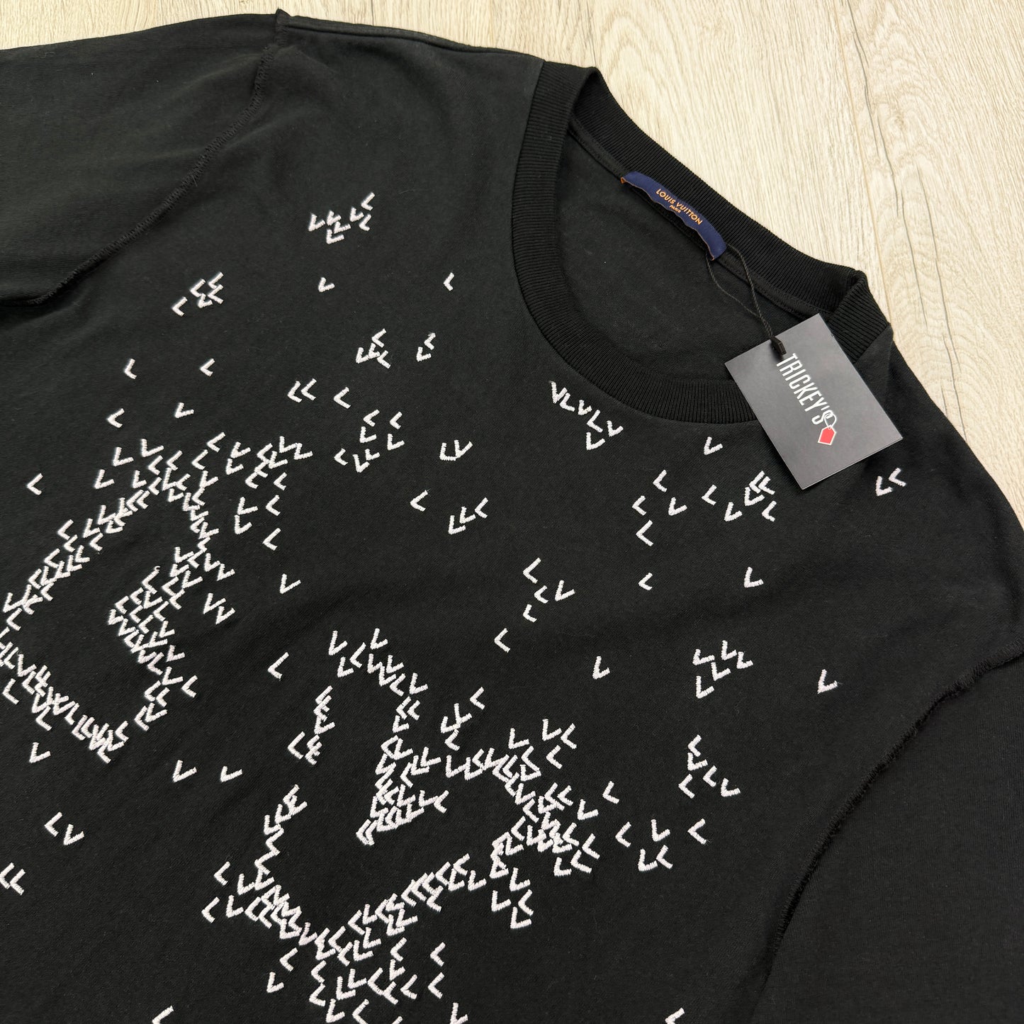 Louis Vuitton Men’s Black LV Spread Embroidered T-shirt - XL