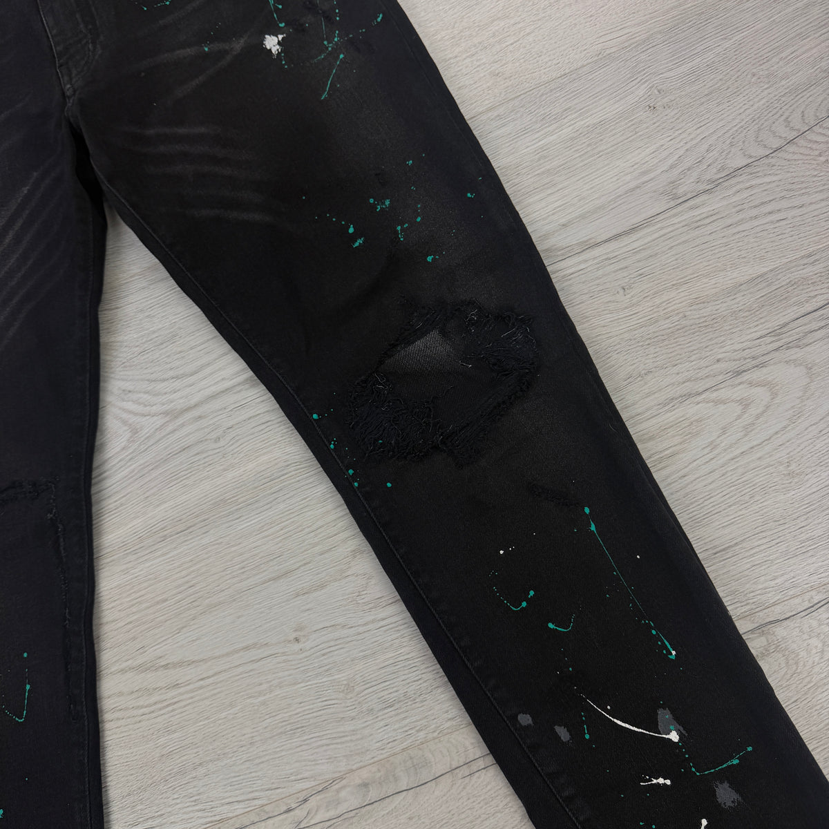 Amiri Men’s Black Ripped Distressed Jeans - Uk 34