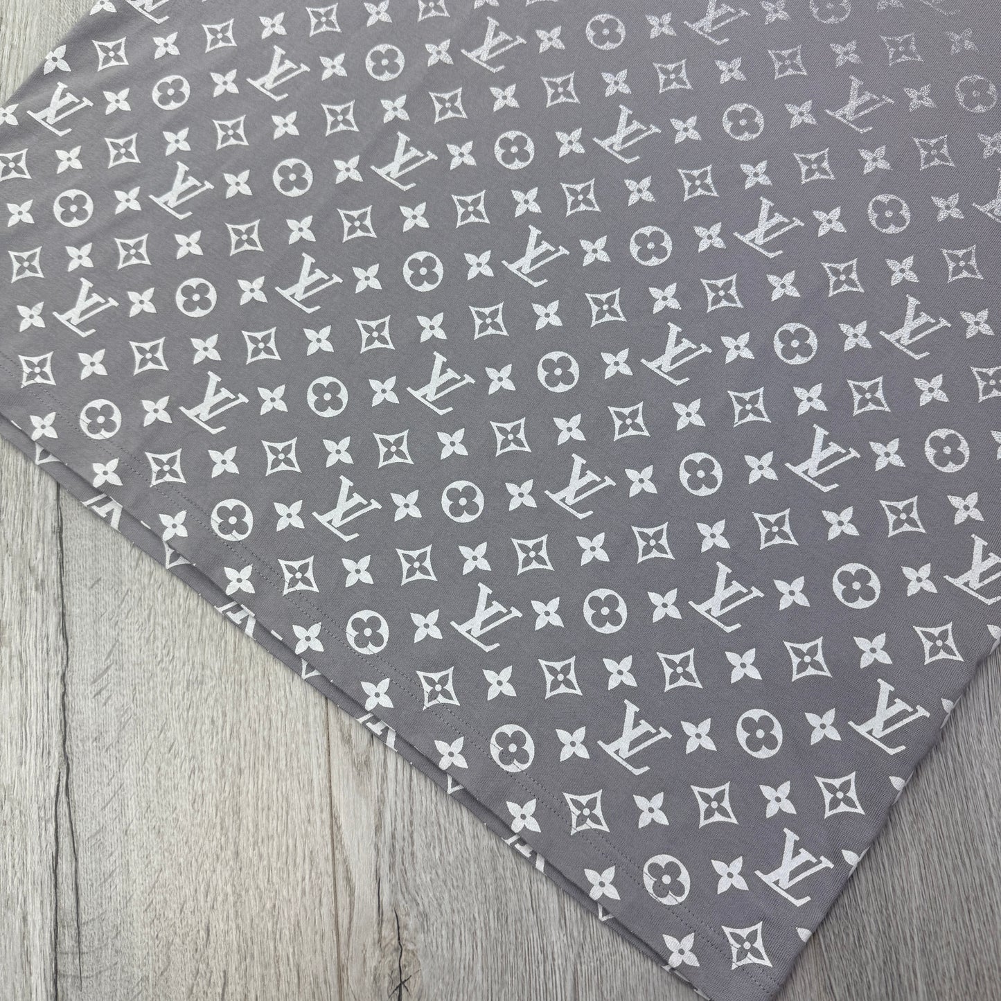 Louis Vuitton Men’s Grey Gradient T-shirt - Medium Slim