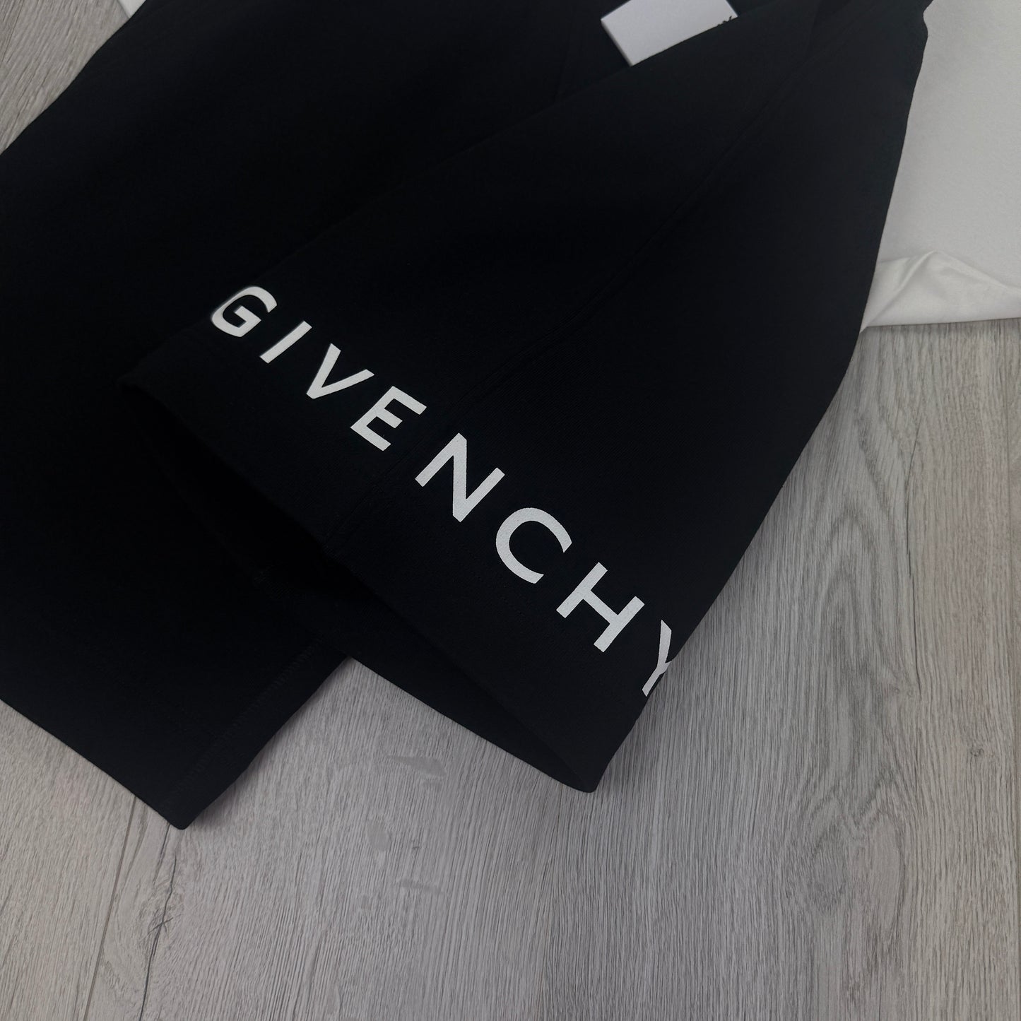 Givenchy Men’s T-shirt & Shorts Set - Large