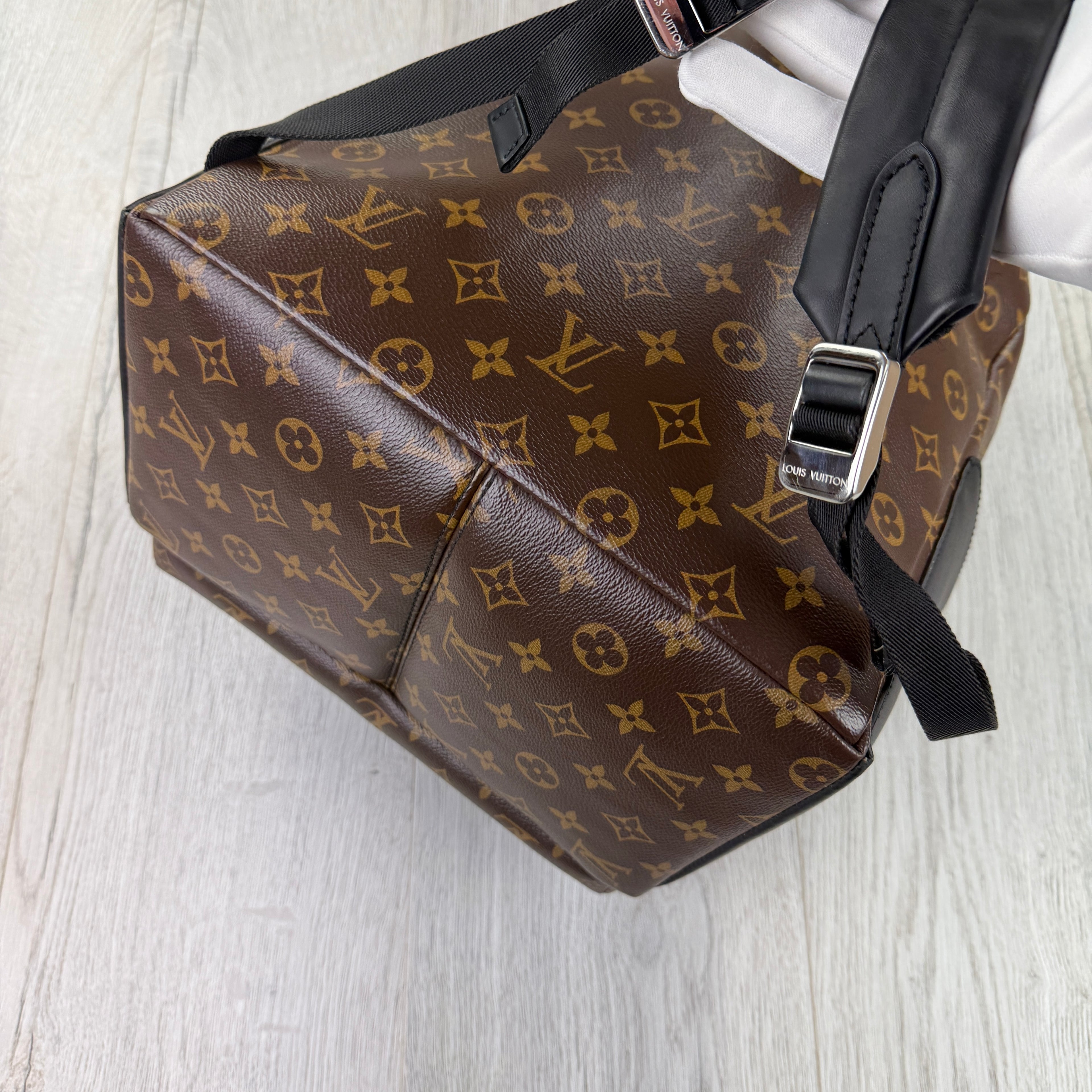 Louis Vuitton Discovery PM Brown Monogram Backpack