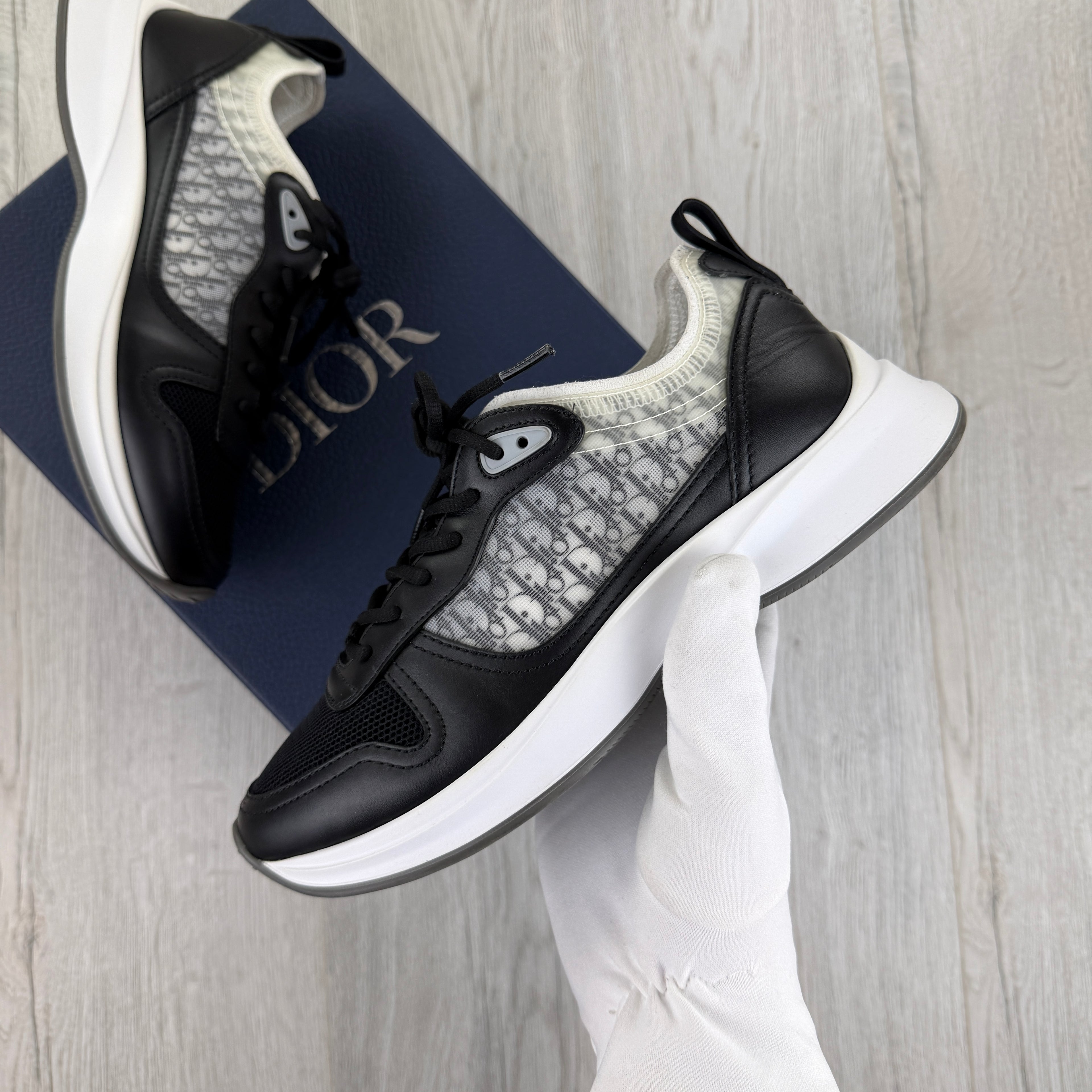 Dior B25 Men’s Black & White Trainers - 40 (Fit Uk 6.5)