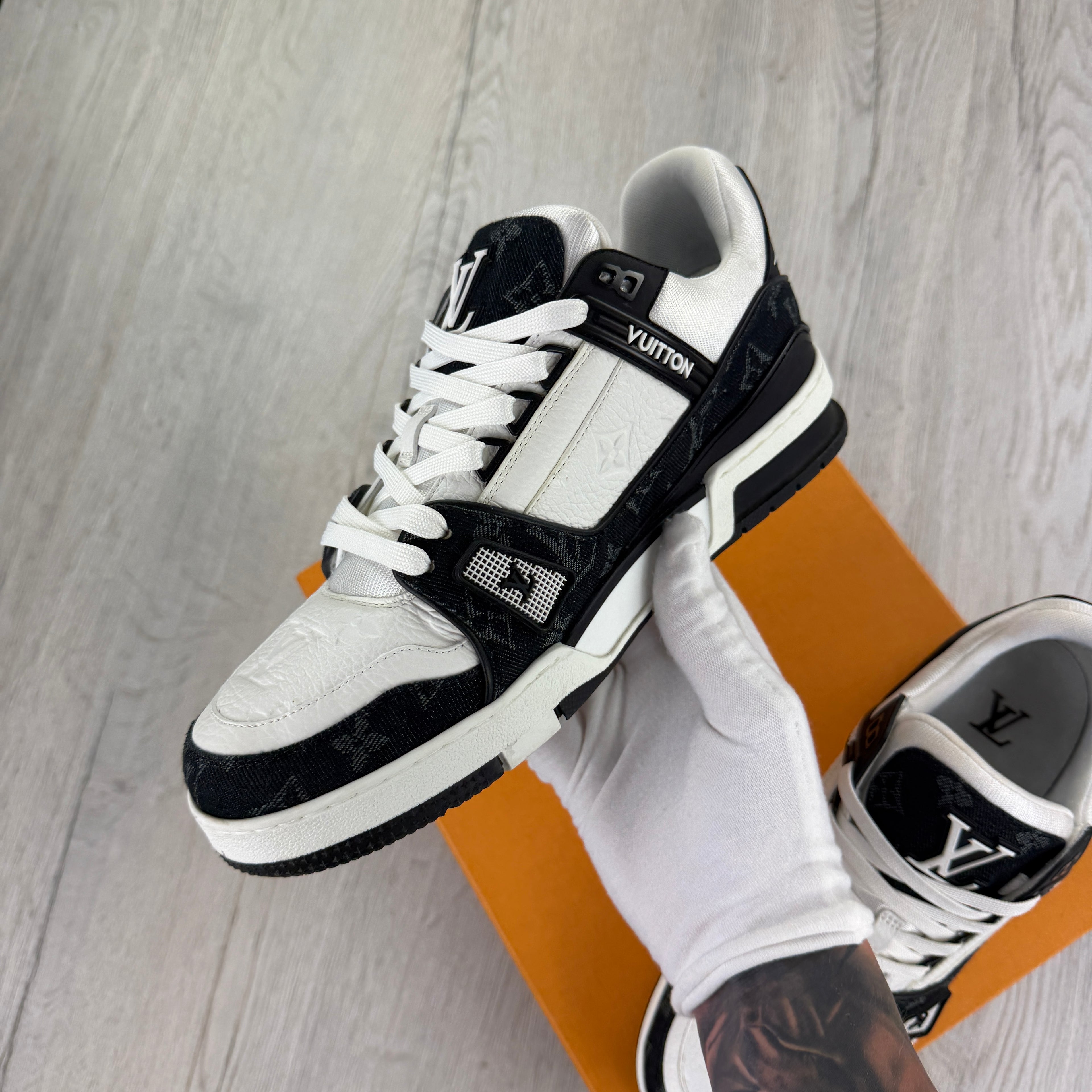 Louis Vuitton Men’s Black & White Low Trainers - Uk 7 (Fit Uk 8)