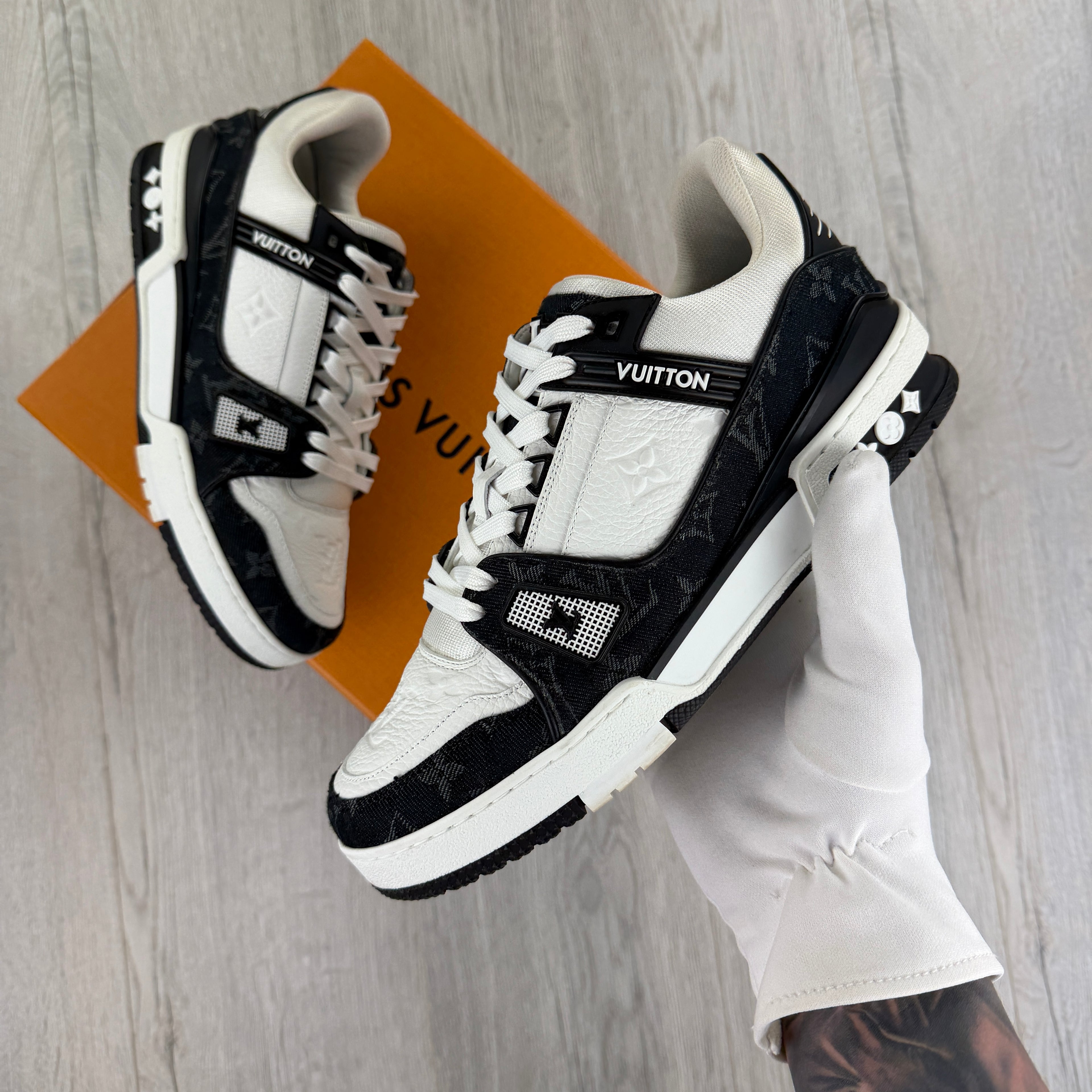 Louis Vuitton Men’s Black & White Low Trainers - Uk 6.5 (Fit 7.5)