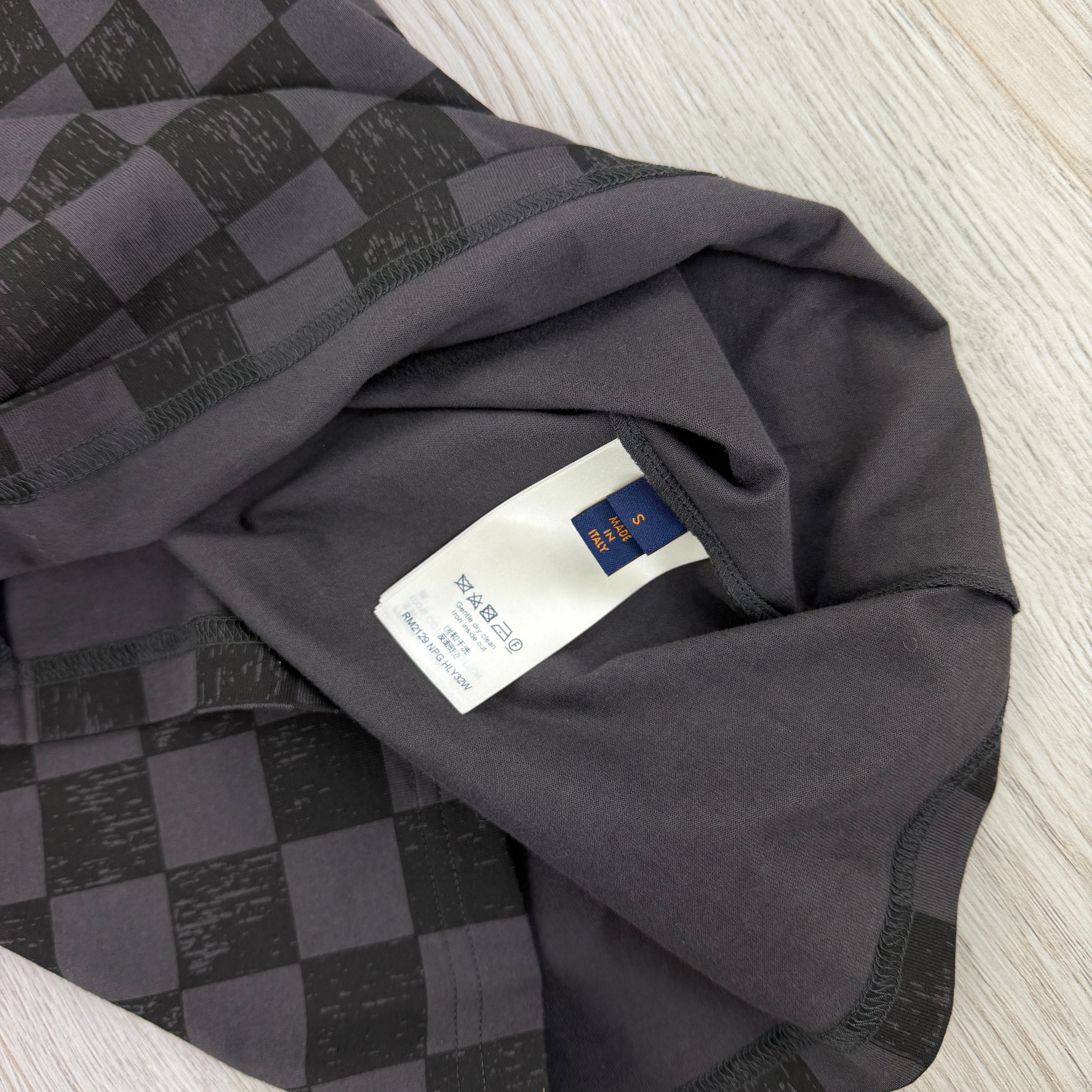 Louis Vuitton Men’s Dark Grey Damier T-shirt - Small