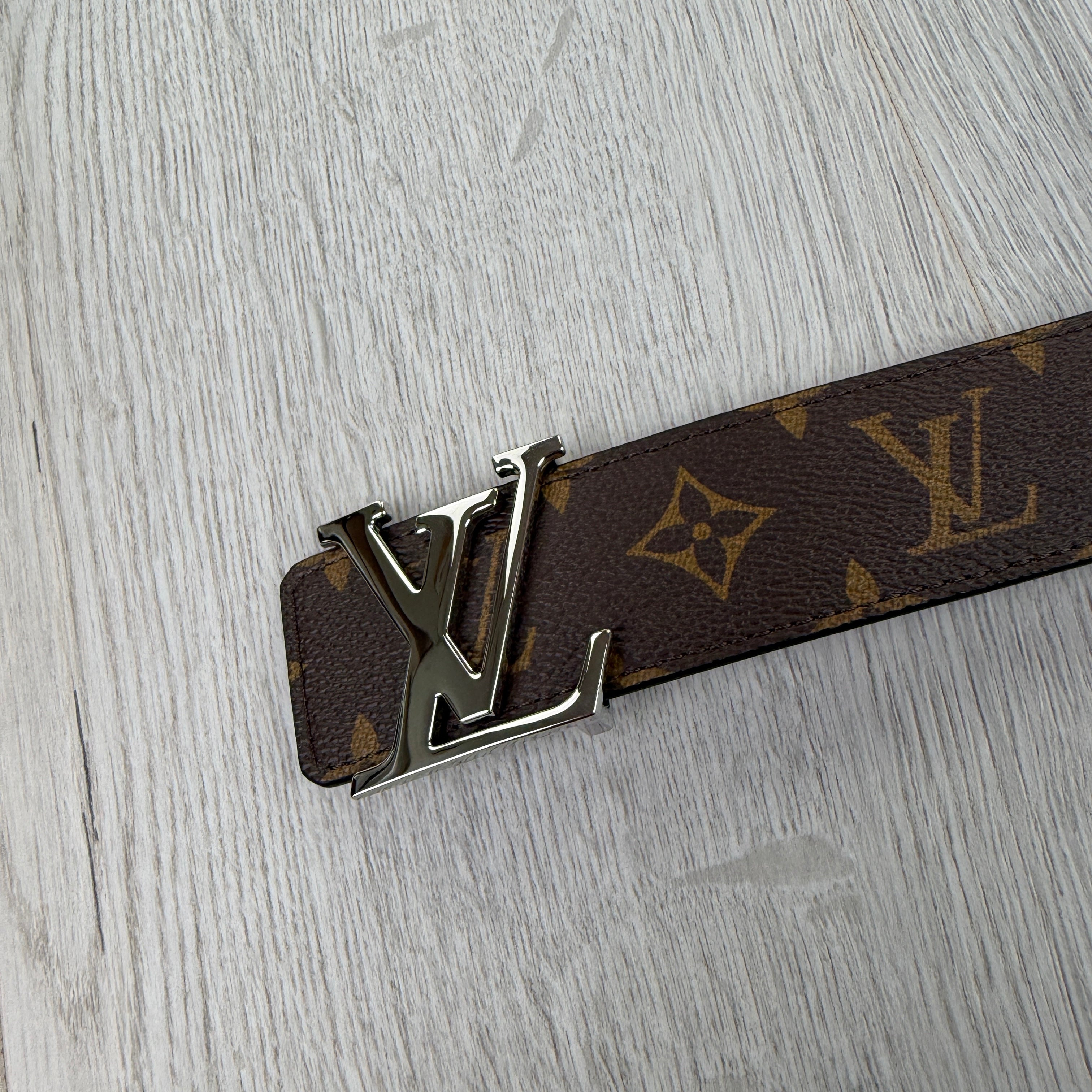 Louis Vuitton Men’s Reversible Brown Monogram / Black 40MM Silver Belt