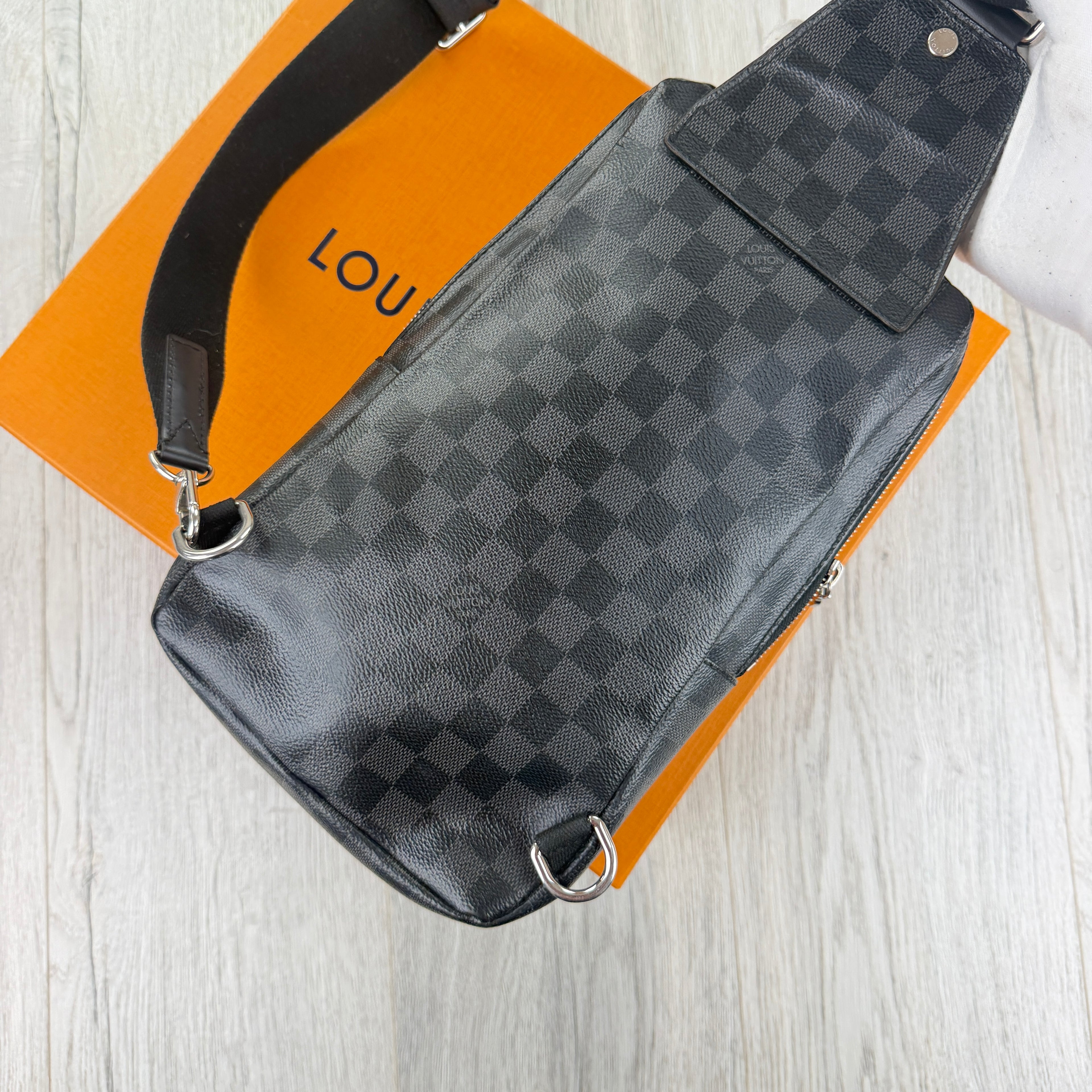 Louis Vuitton Men’s Damier Avenue Sling Side Bag