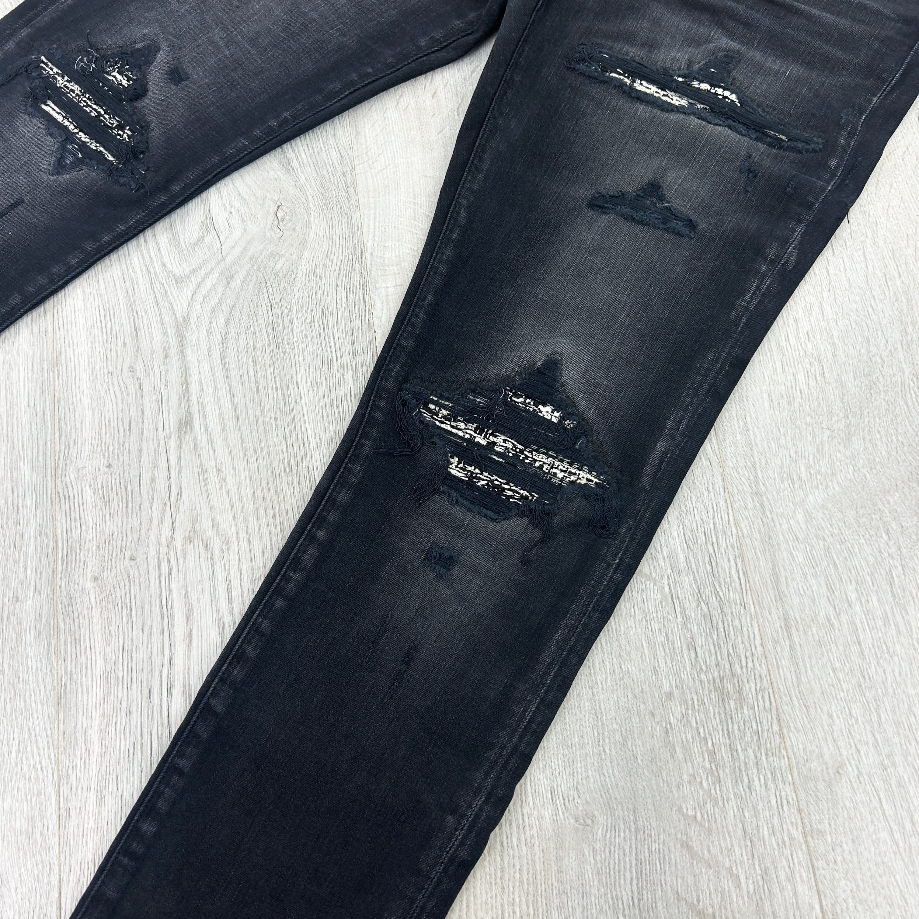 Amiri Men’s Boucle MX1 Aged Black Distressed Jeans