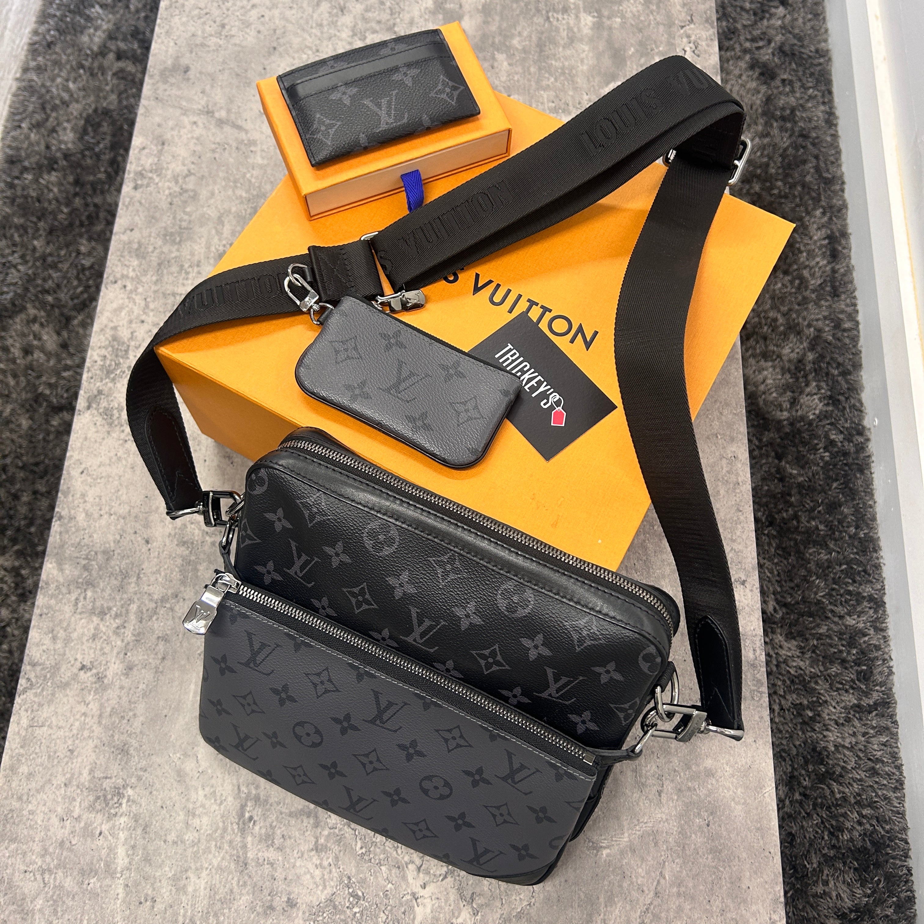 Louis vuitton men's trio messenger deals