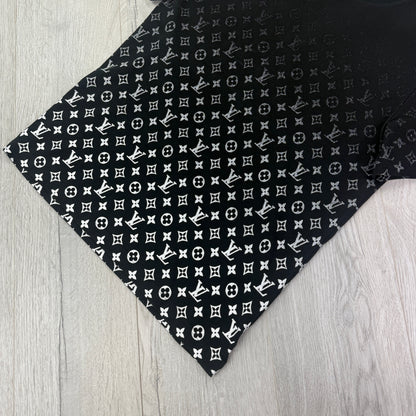 Louis Vuitton Men’s Black Gradient T-shirt - Medium Slim