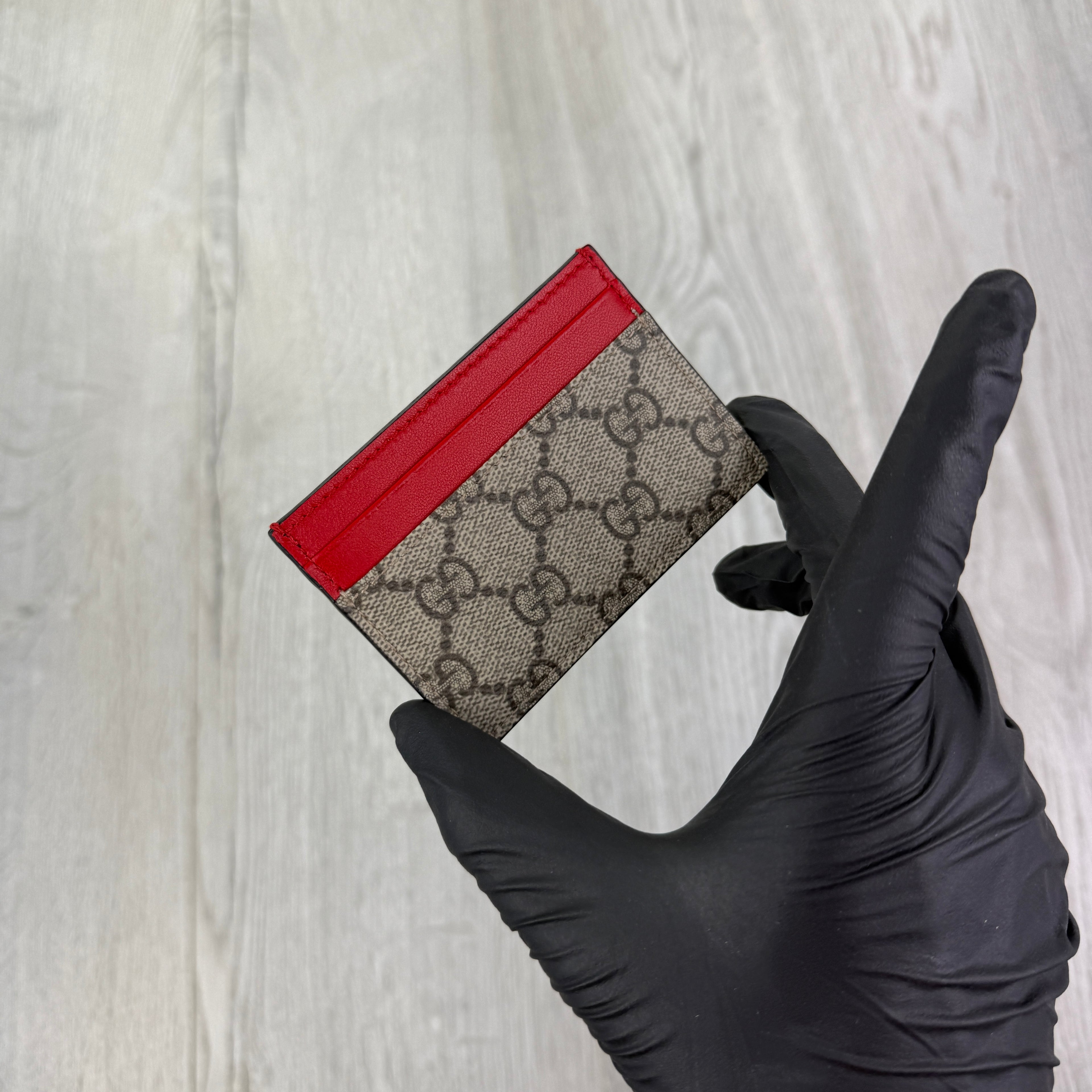 Gucci GG Interlocking Beige Card Holder Red Edition