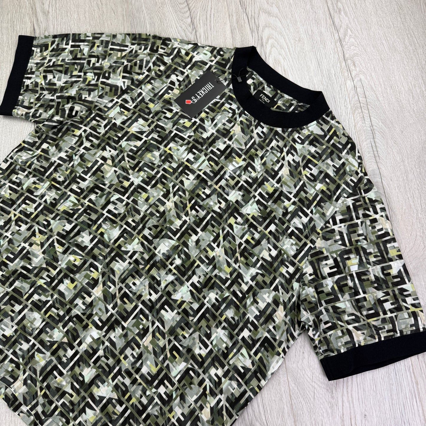 Fendi Men’s FF Printed Camouflage T-shirt - Medium