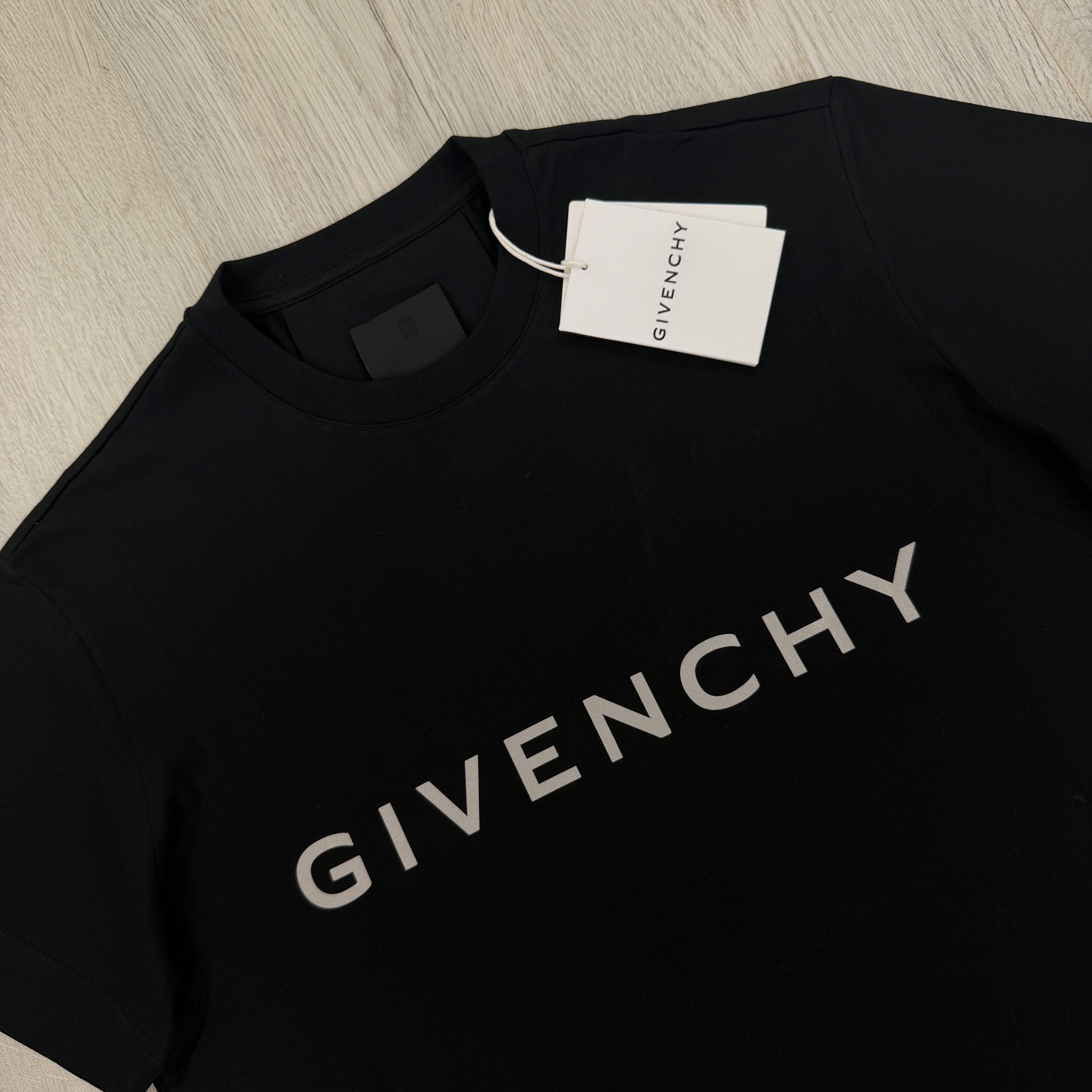 Givenchy Men’s Black T-shirt Front Logo