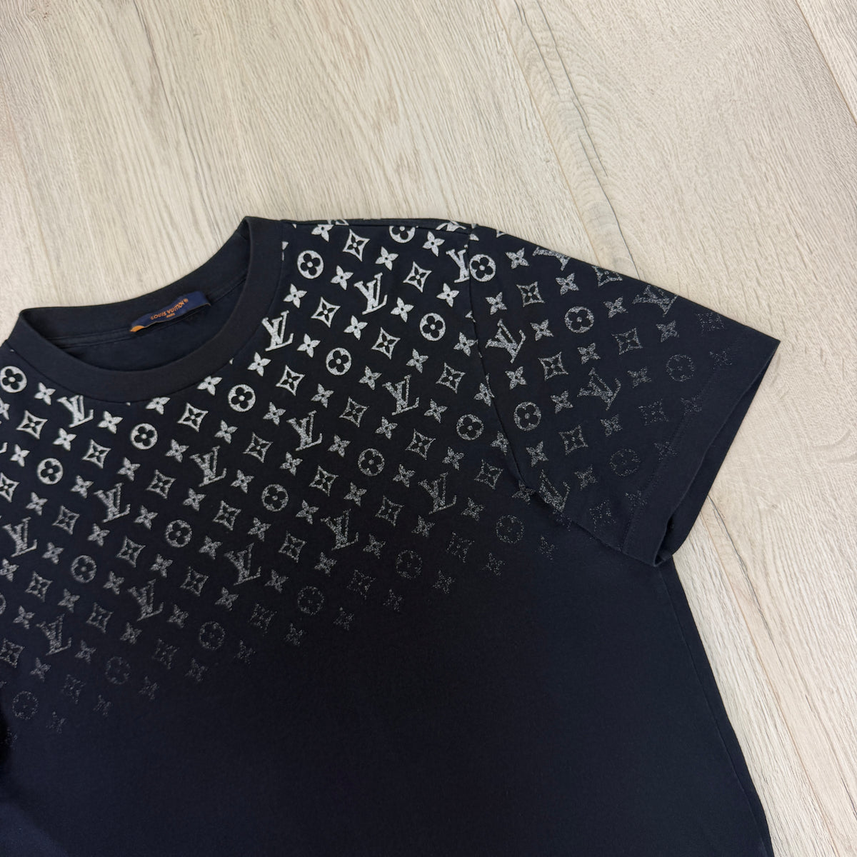 Louis Vuitton Men’s Navy Gradient T-shirt - Large