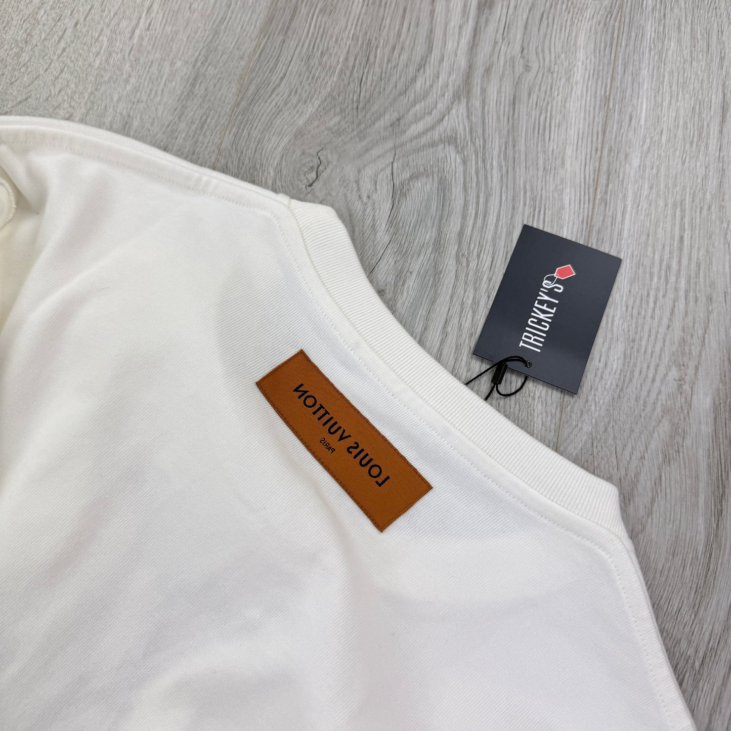 Louis Vuitton Men’s White Embroidered Pendant Logo T-Shirt - Small