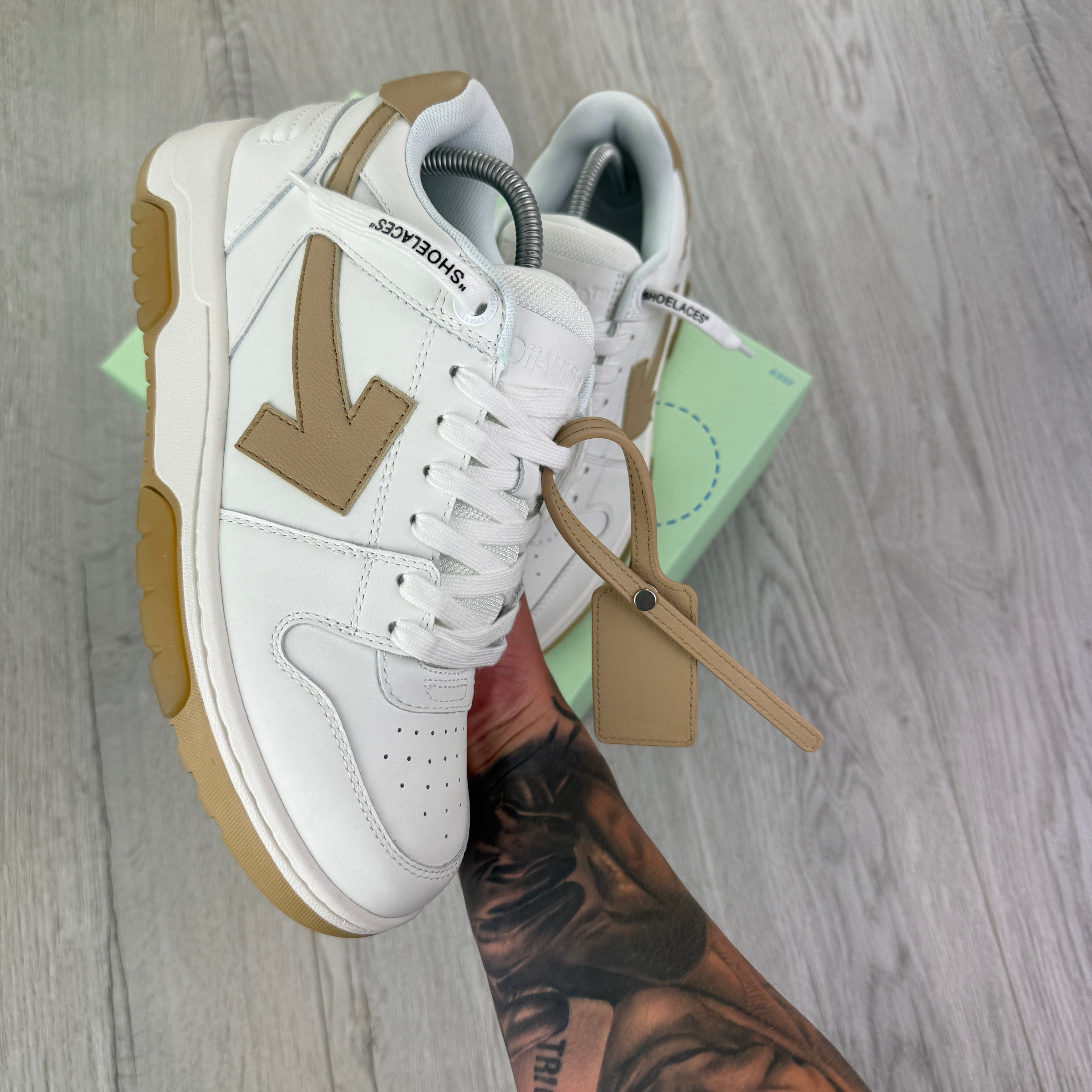 Off White Out Of Office Beige & White Low Trainers - Uk 6