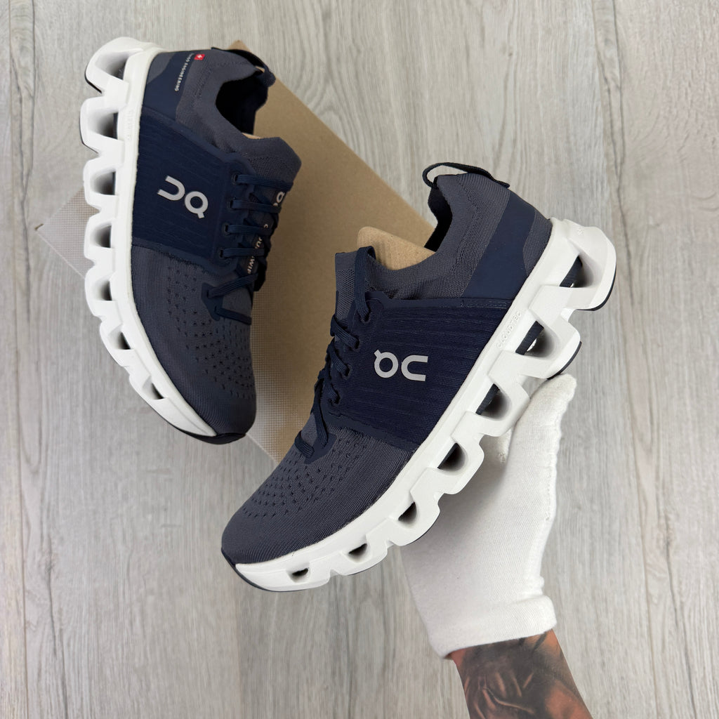 On Running Cloudswift 4 Navy Trainers