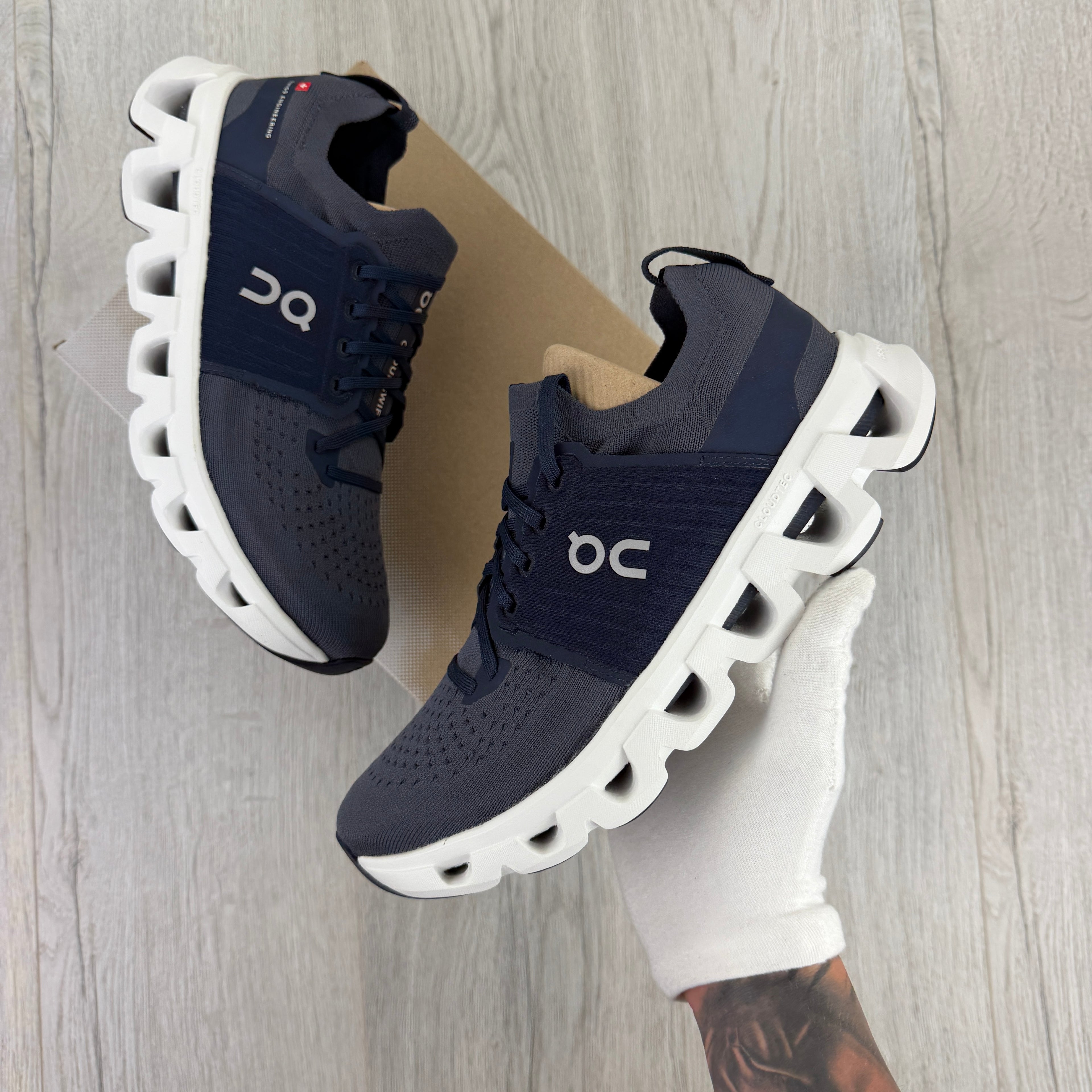 On Running Cloudswift 4 Navy Trainers