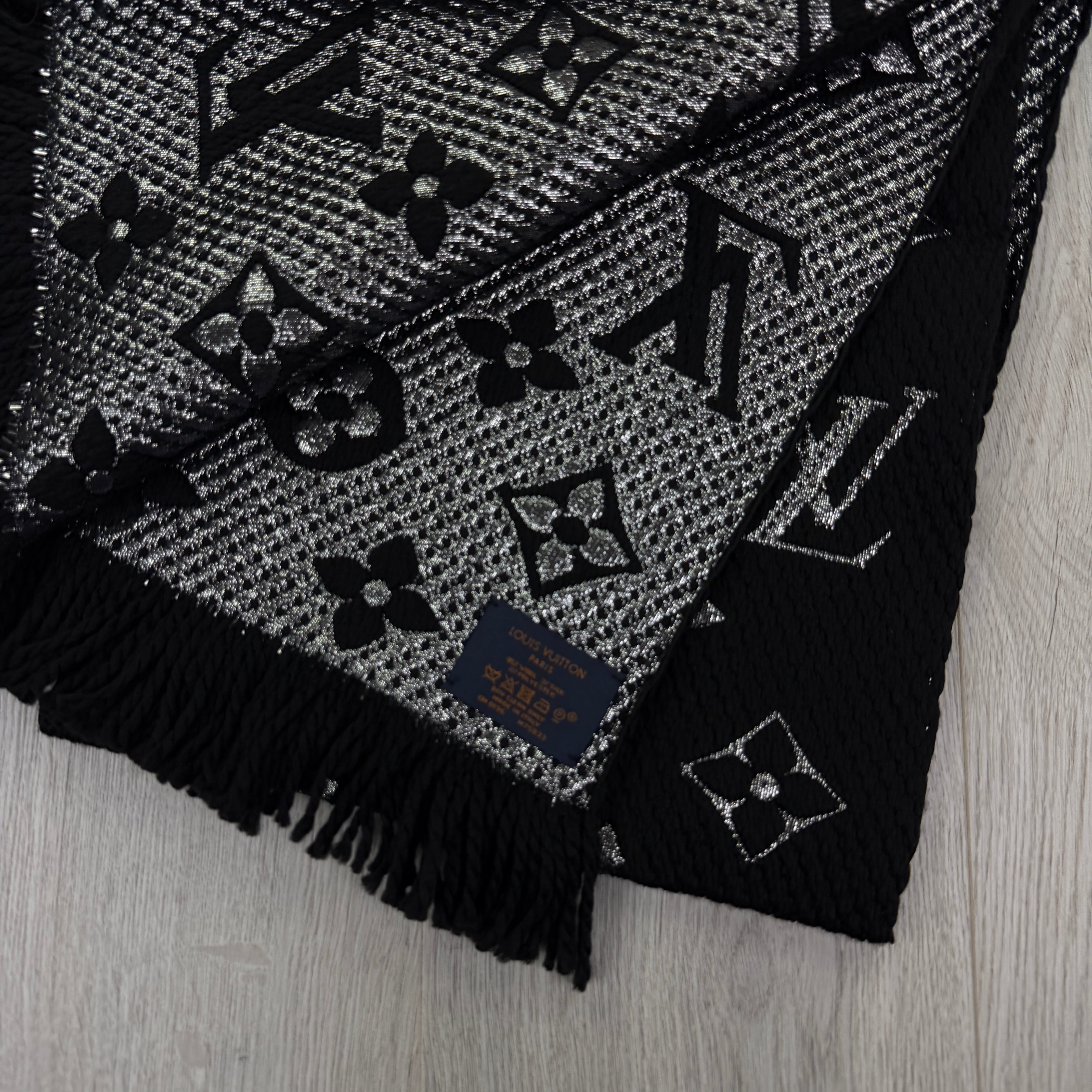 Louis Vuitton Black / Silver Wool & Silk Monogram Scarf – Trickey