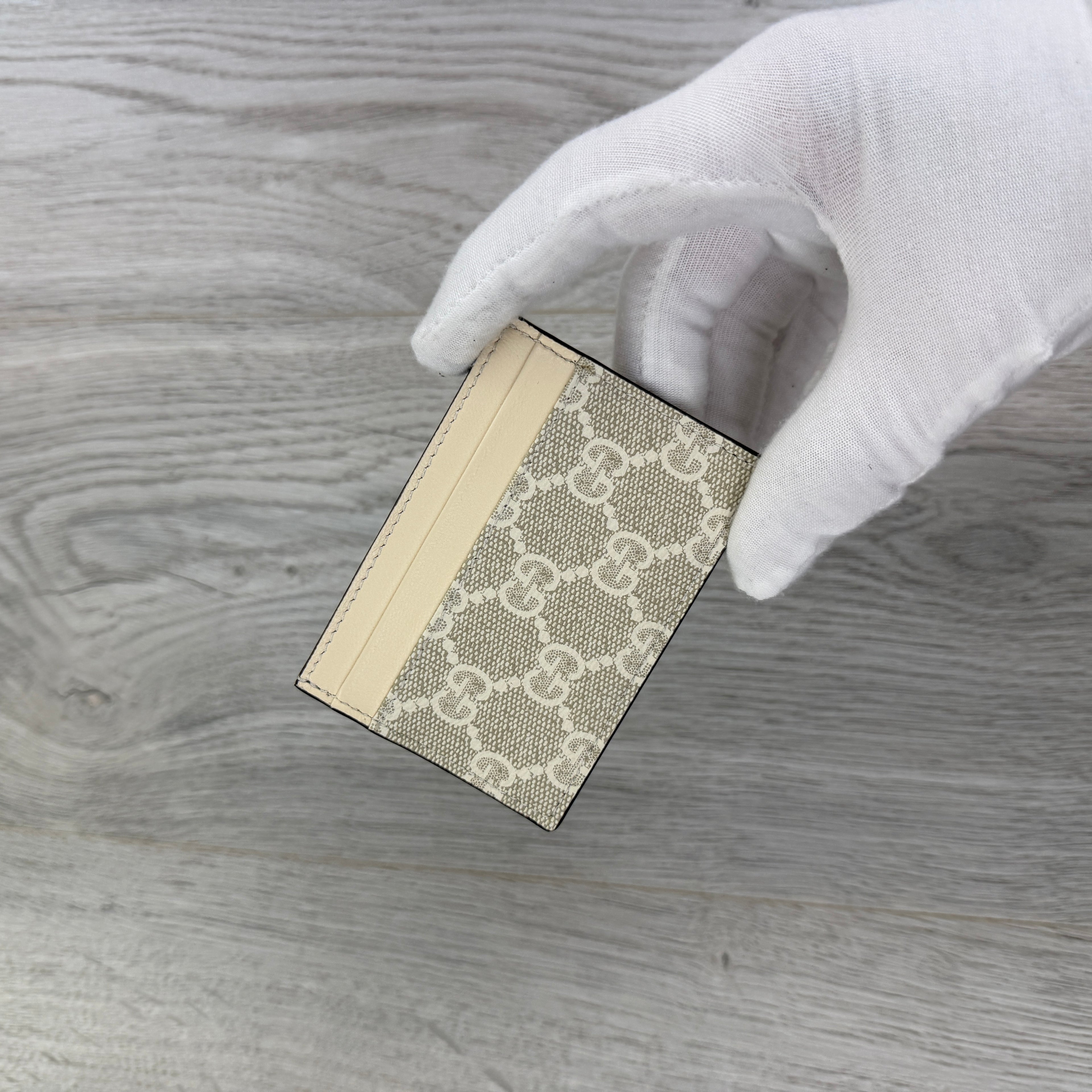 Gucci GG Interlocking Cream Card Holder
