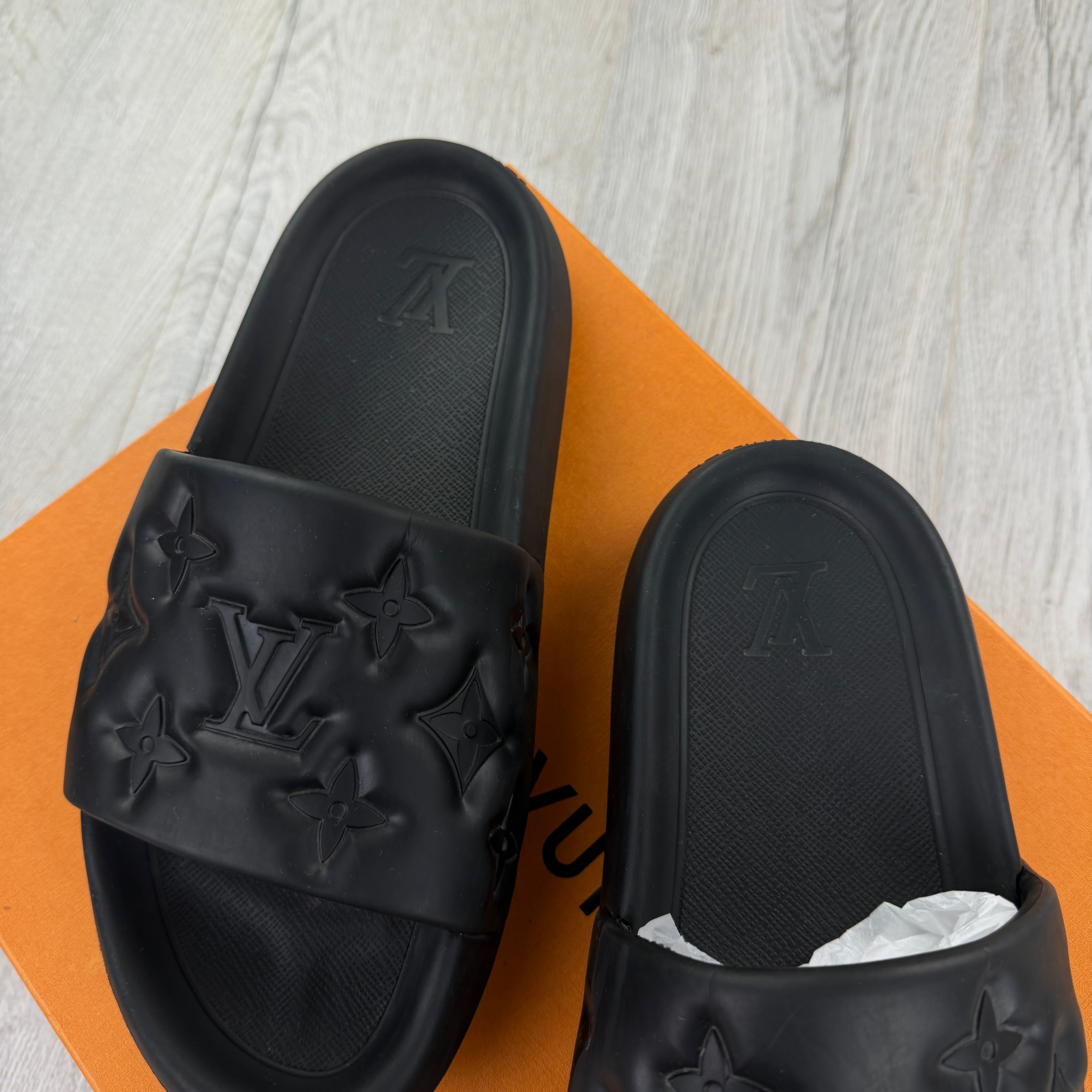 Louis Vuitton Men’s Black Waterfront Mules Sliders - Uk 8 (Fit 8.5/9)