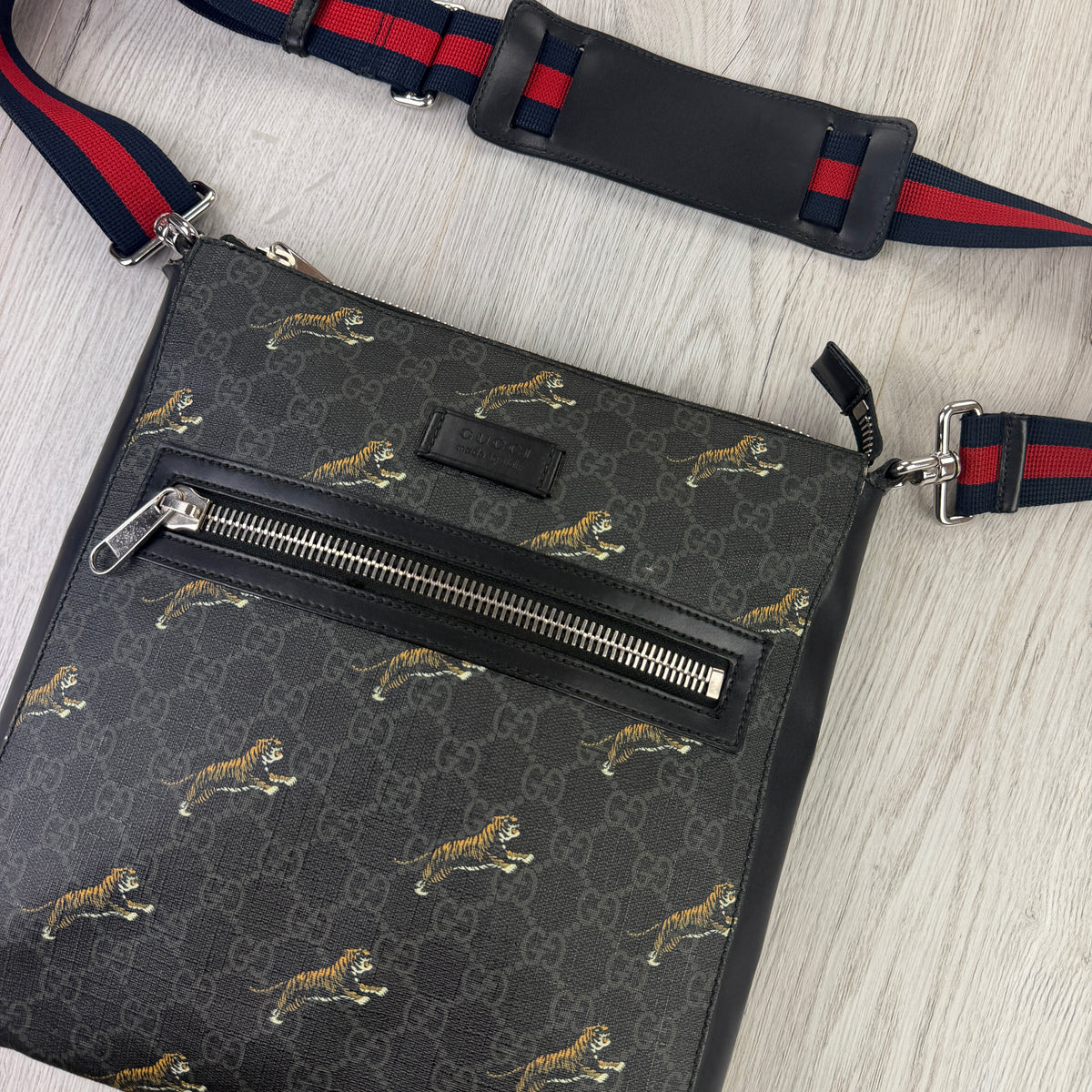 Gucci Men’s Large GG Supreme Tigers Messenger Bag
