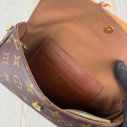 Louis Vuitton Women’s Ivy Wallet On Chain Bag
