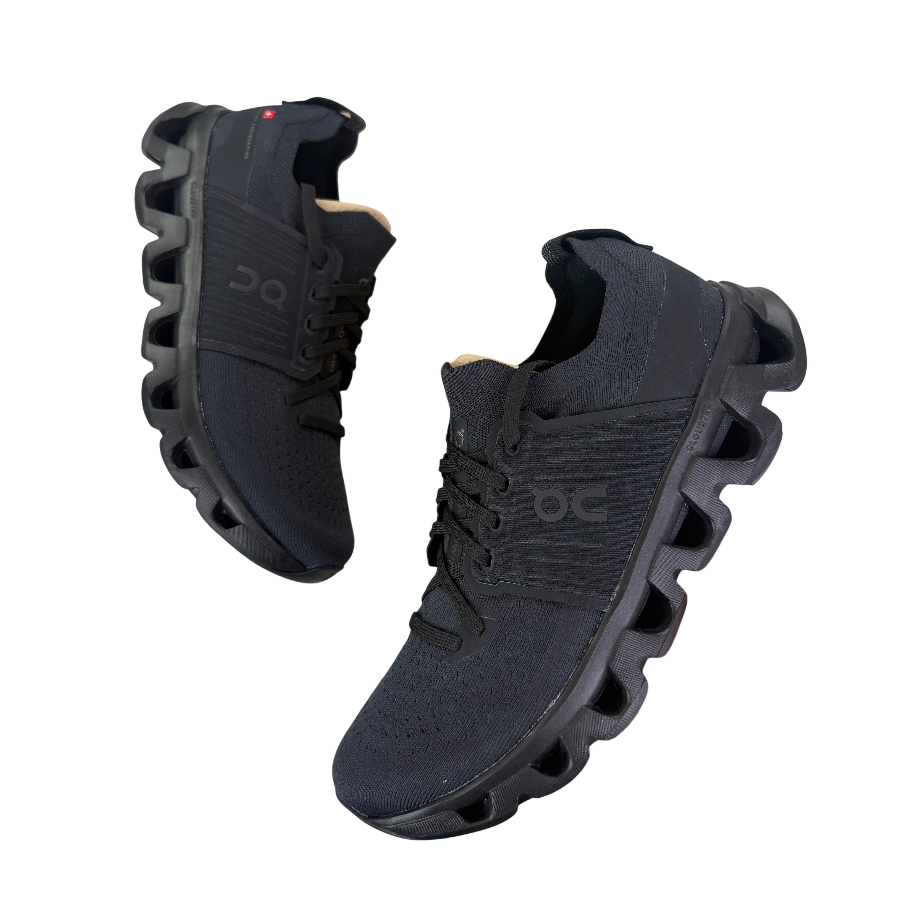On Running Cloudswift 4 Black Trainers