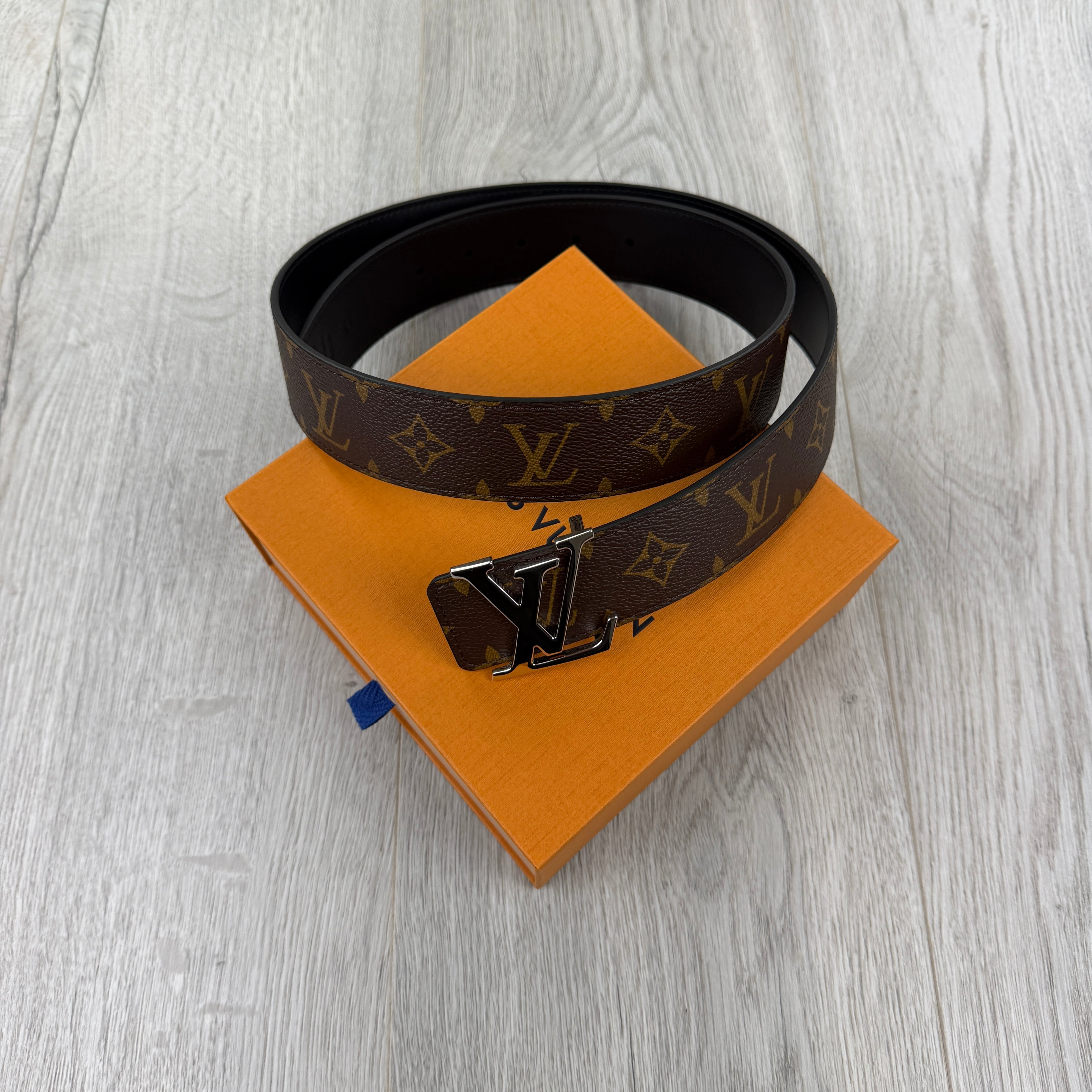 Louis Vuitton Men’s Reversible Brown Monogram / Black 40MM Silver Belt