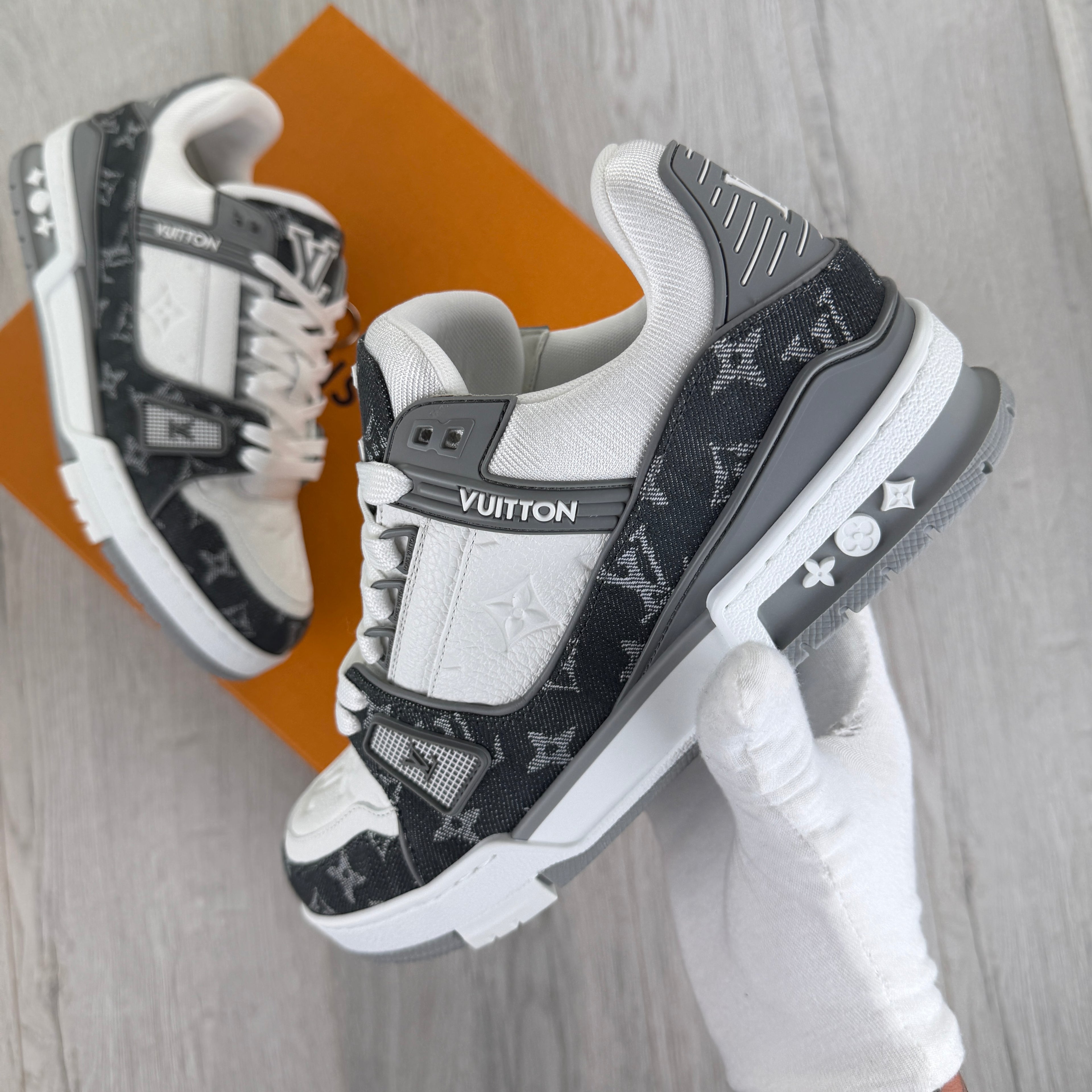 Louis Vuitton Men’s Grey & White Low Trainers - Uk 6.5 (Fit Uk 7/7.5)