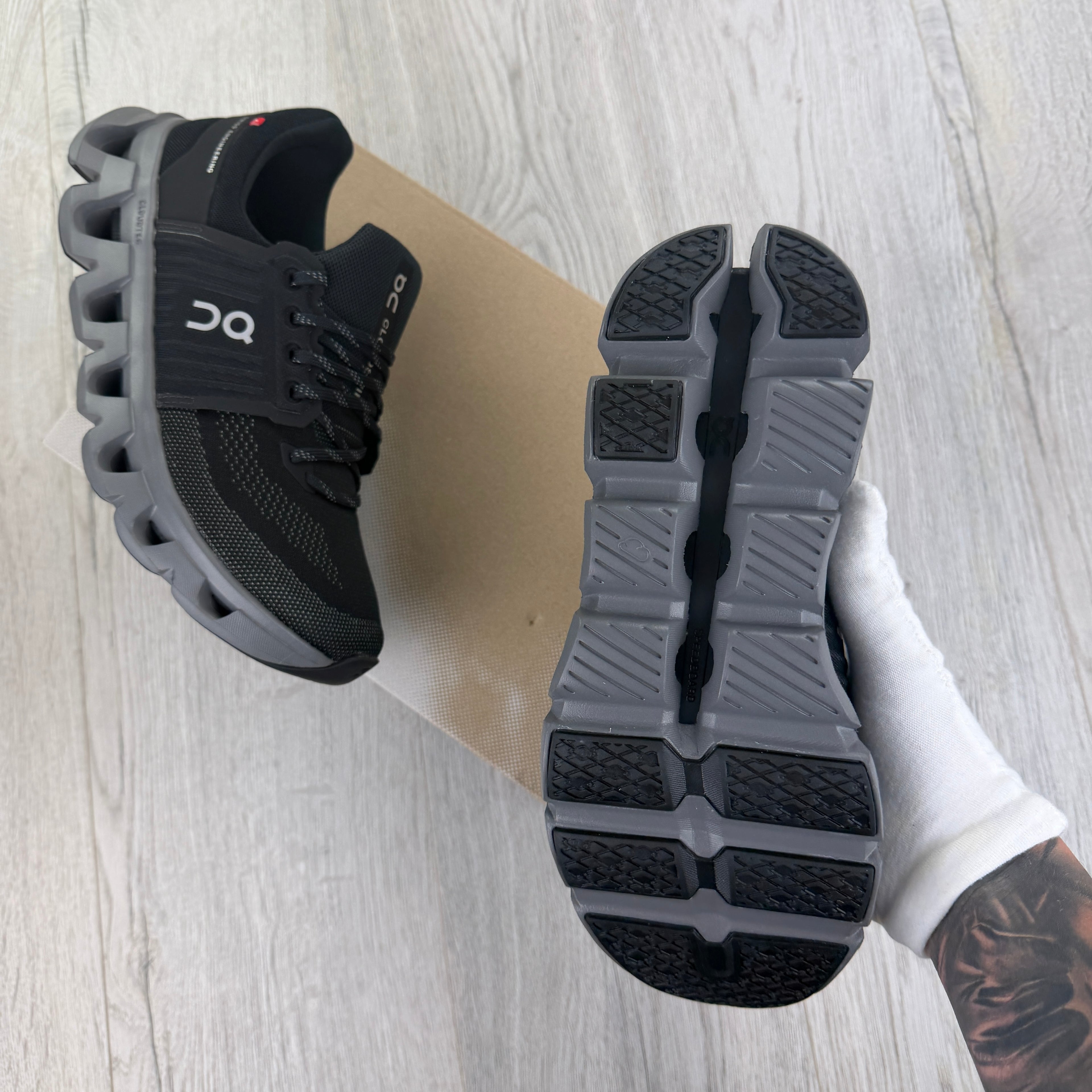 On Running Cloudswift 4 Black & Grey Trainers