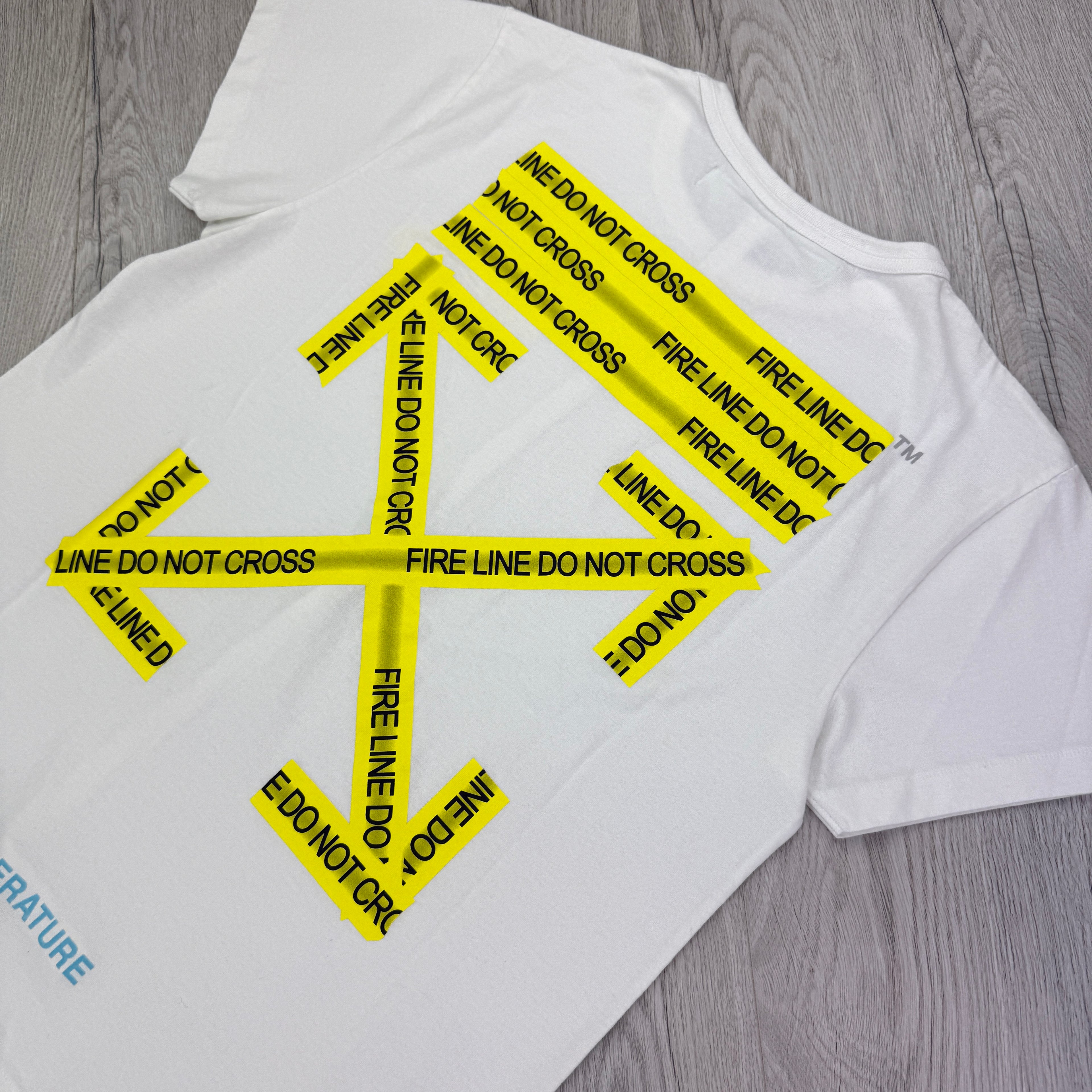 Off White Men’s Firetape Arrow White T-shirt - Small Oversized