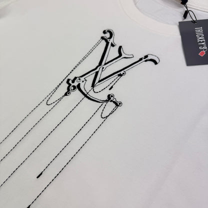 Louis Vuitton Men’s White Embroidered Pendant Logo T-Shirt - Small