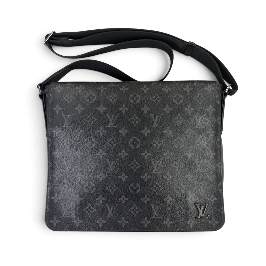 Louis Vuitton Men’s Large Black District MM Messenger Bag