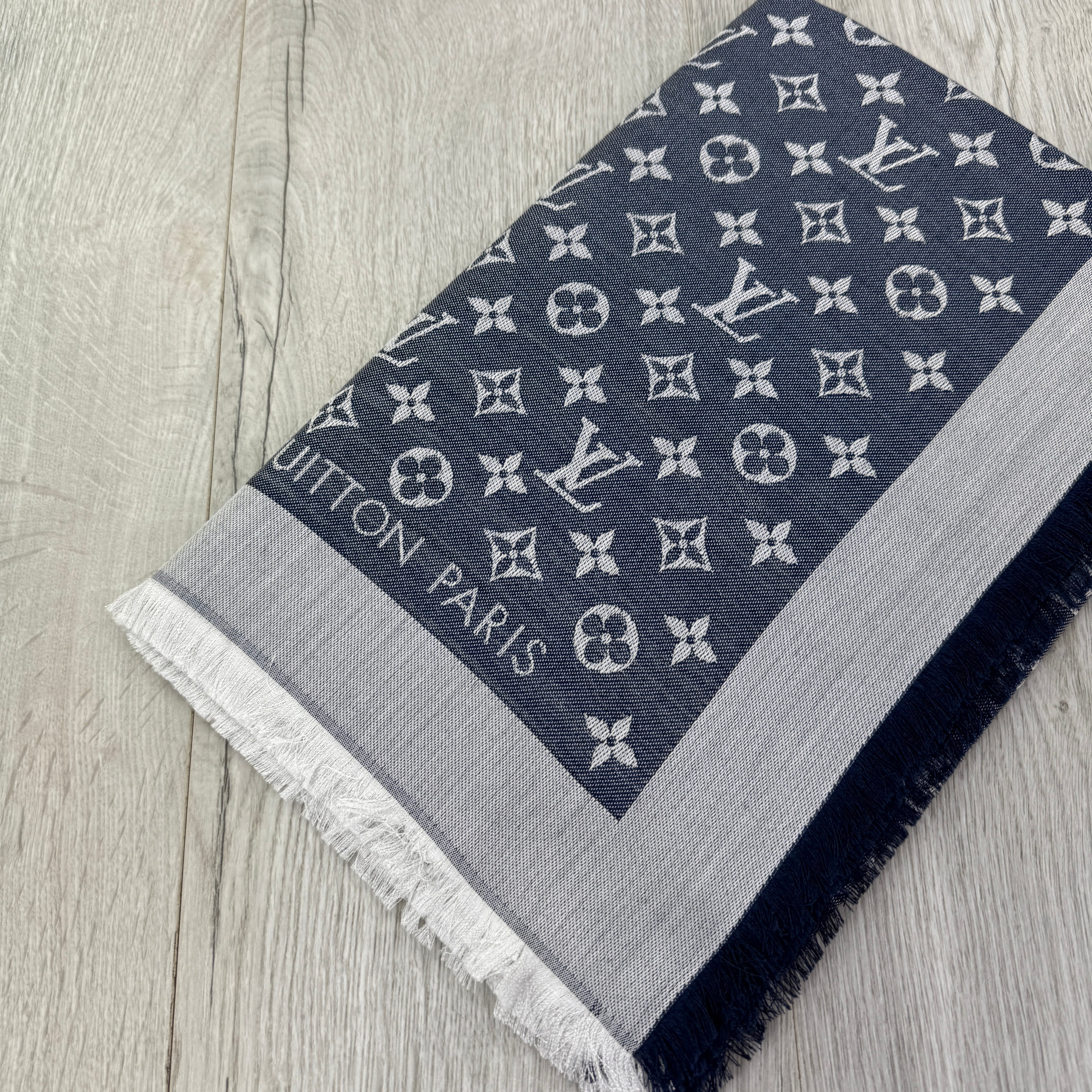 Louis Vuitton Shawls Monogram Shine Style Scarf