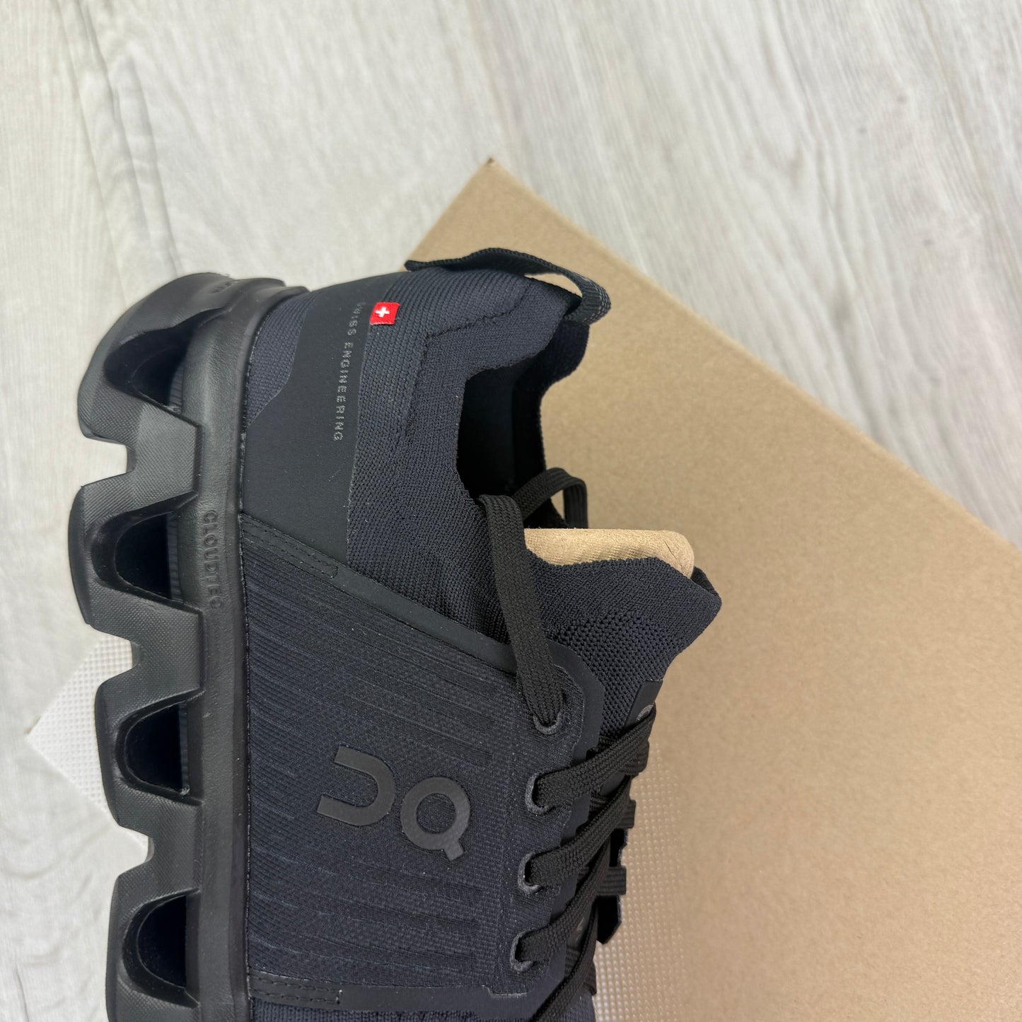 On Running Cloudswift 4 Black Trainers
