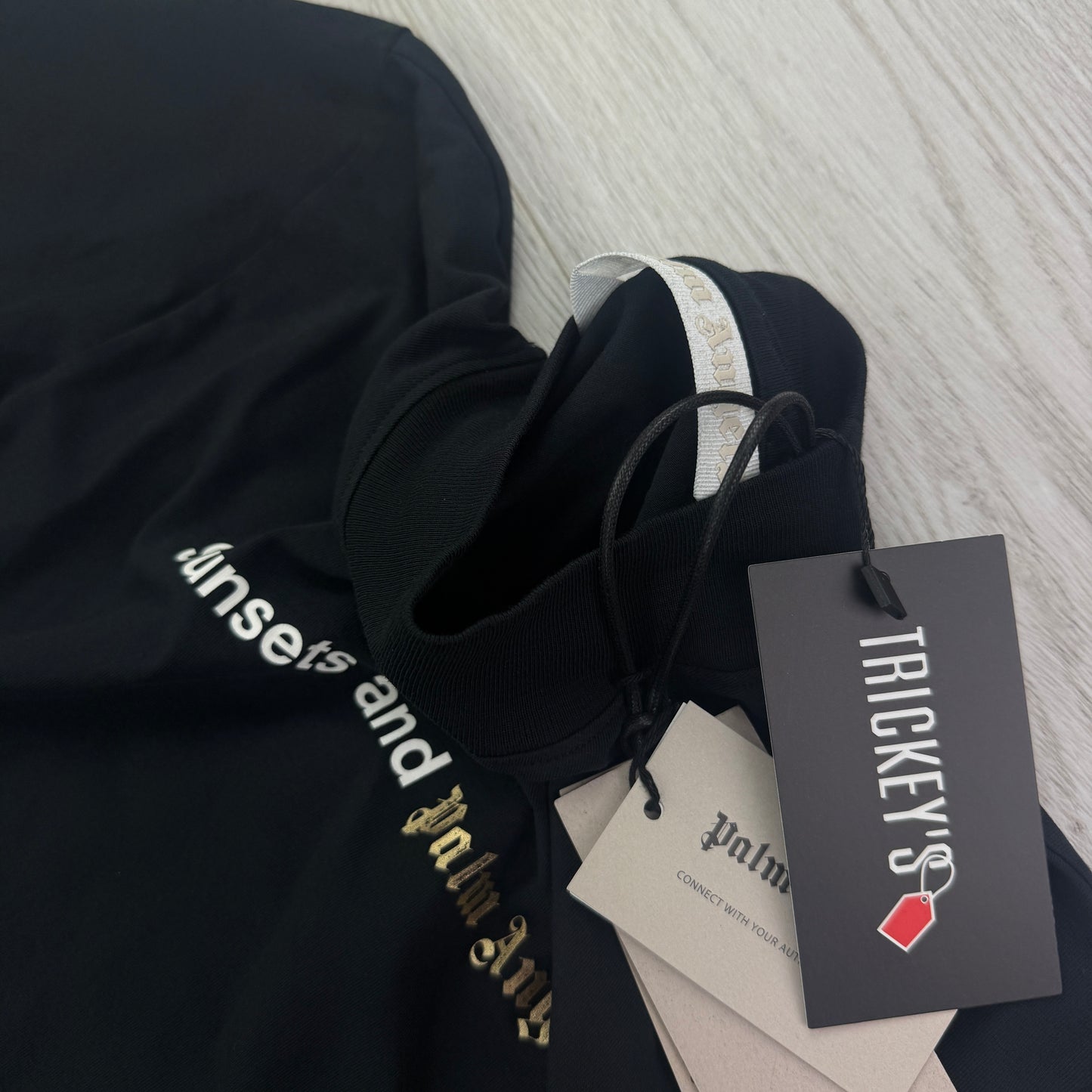 Palm Angels Women’s Black Cropped ‘Sunset & Palm Angels’ Top